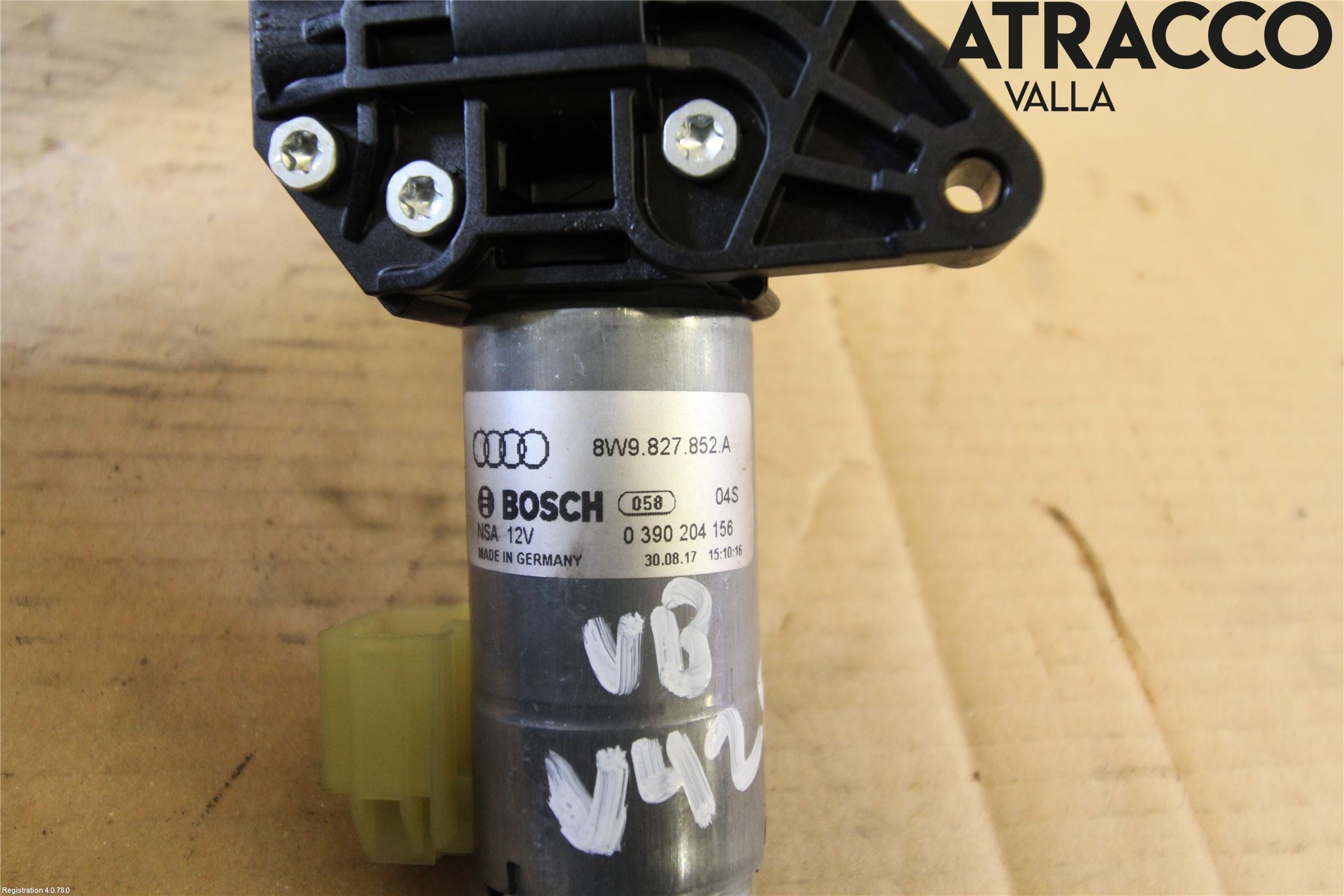 Audi A4/S4 B9 16-19 Bakluckeöppnare Automatisk