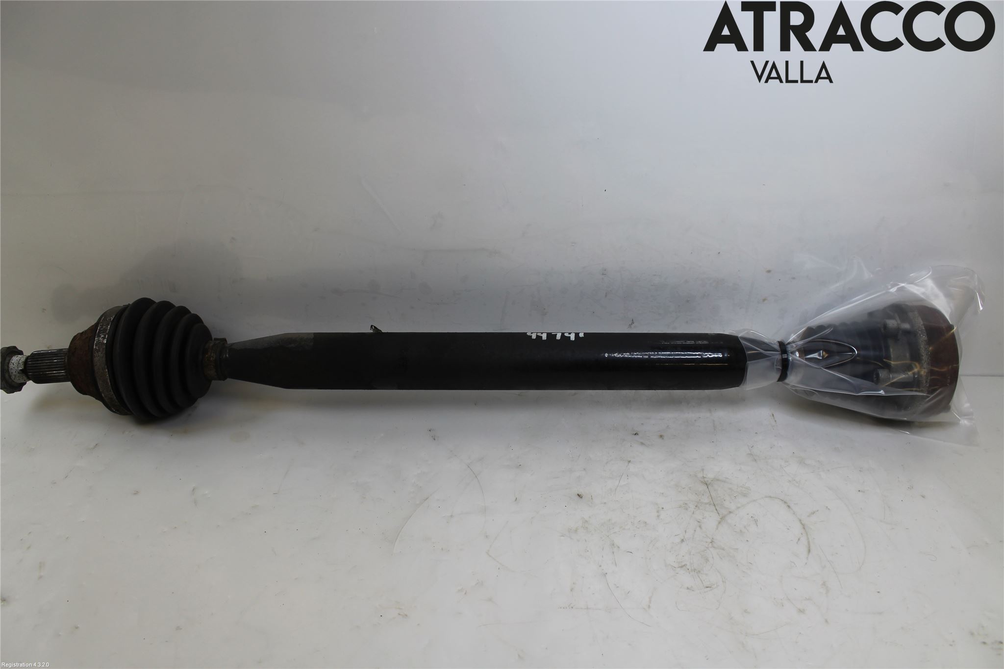 Volkswagen VW POLO 10-17 Drivaxel Fram Höger