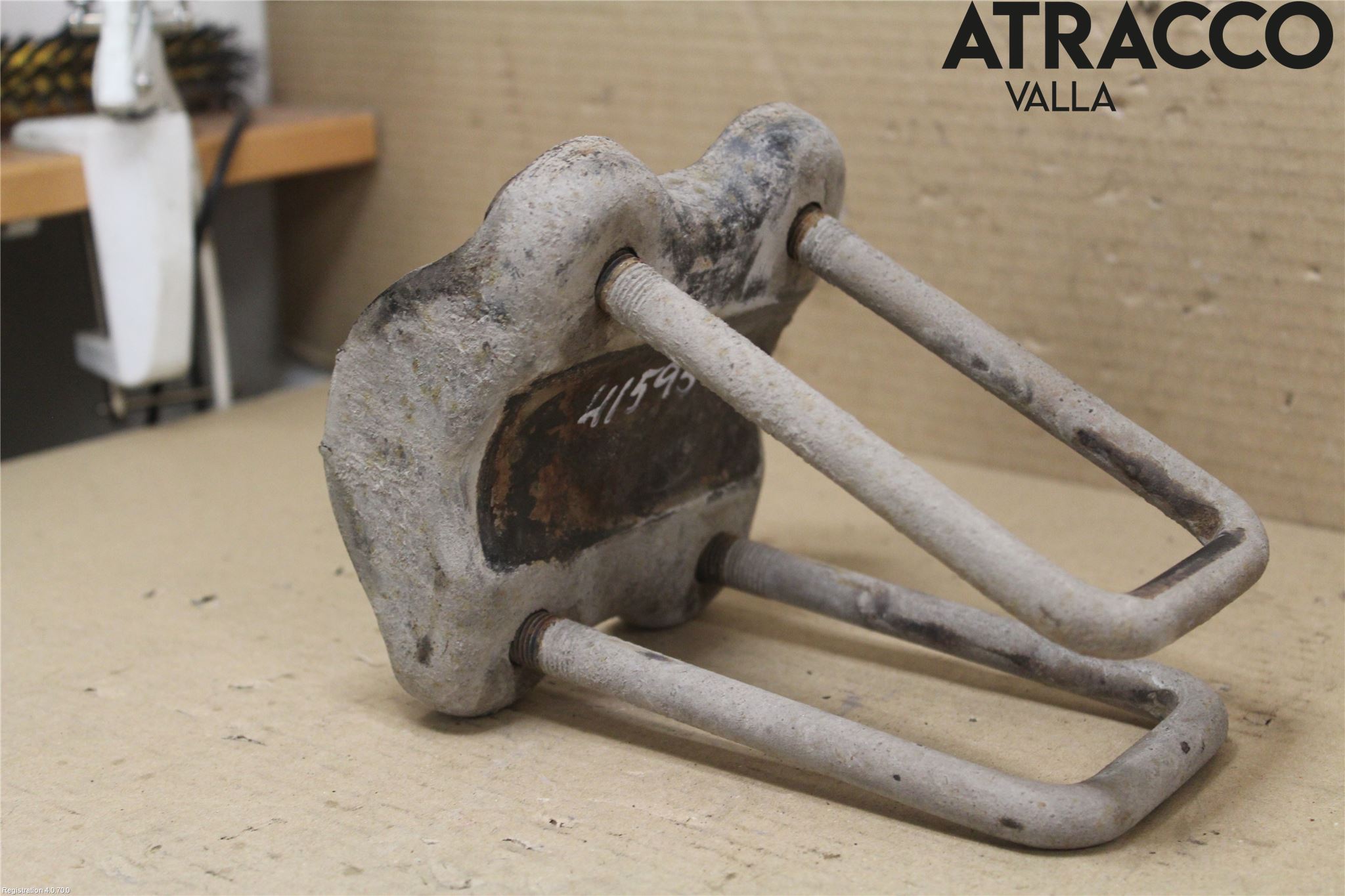 Nissan NAVARA 05-16 Bladfjäderhänke Bak