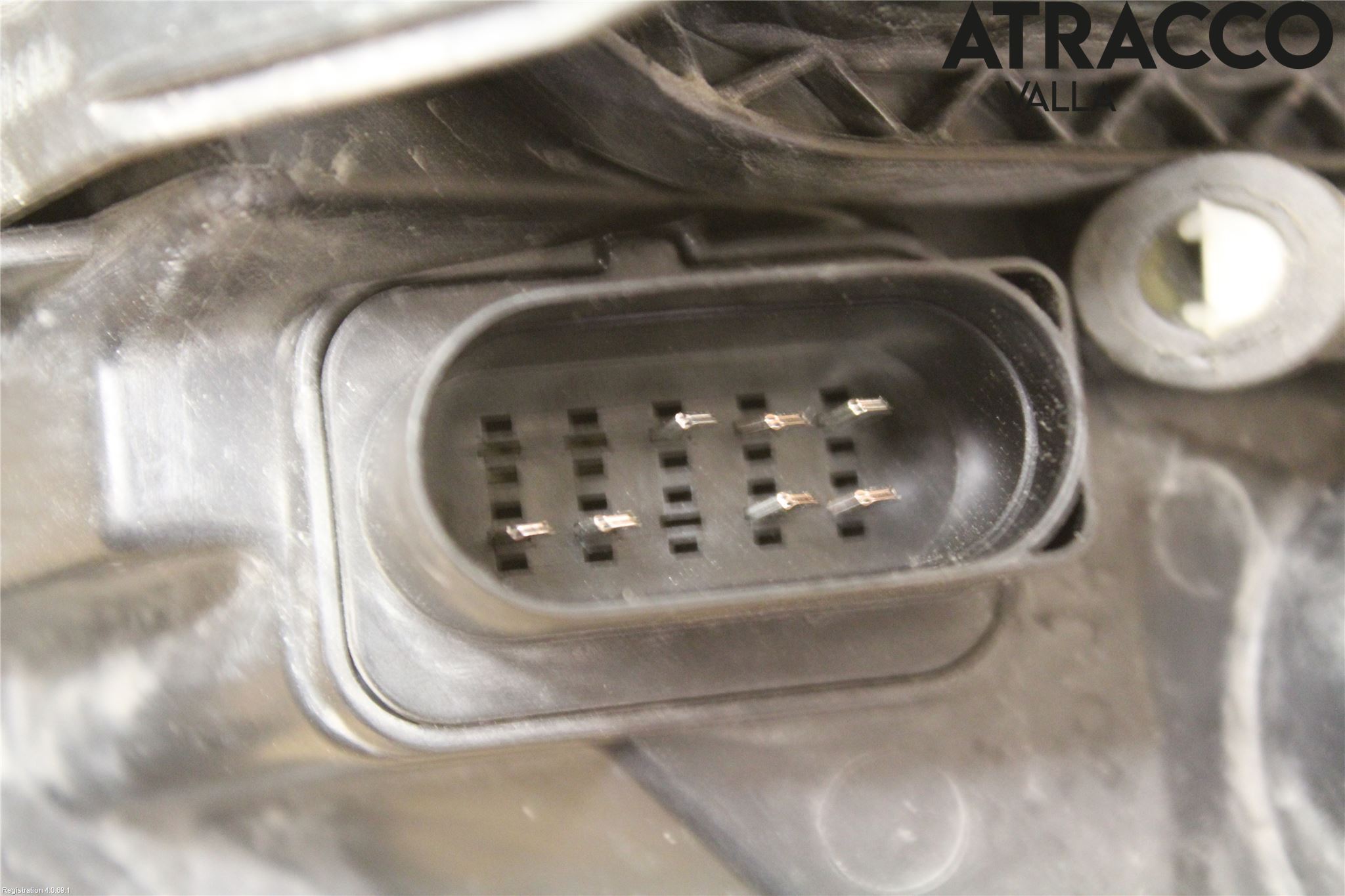 Ford FOCUS     04-07 Strålkastare Höger