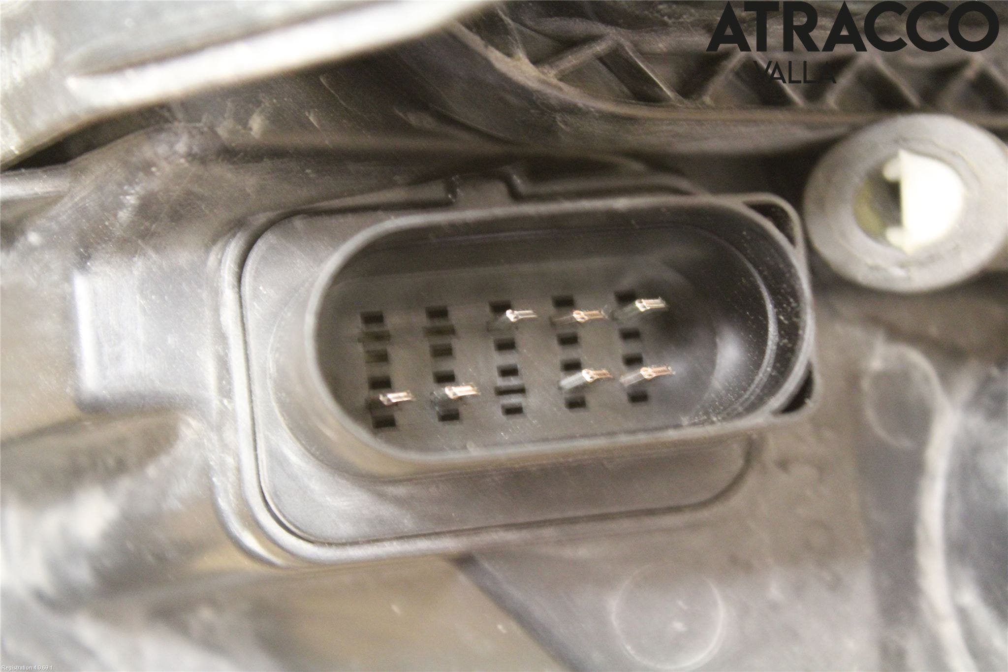 Ford FOCUS 04-07 Strålkastare Höger