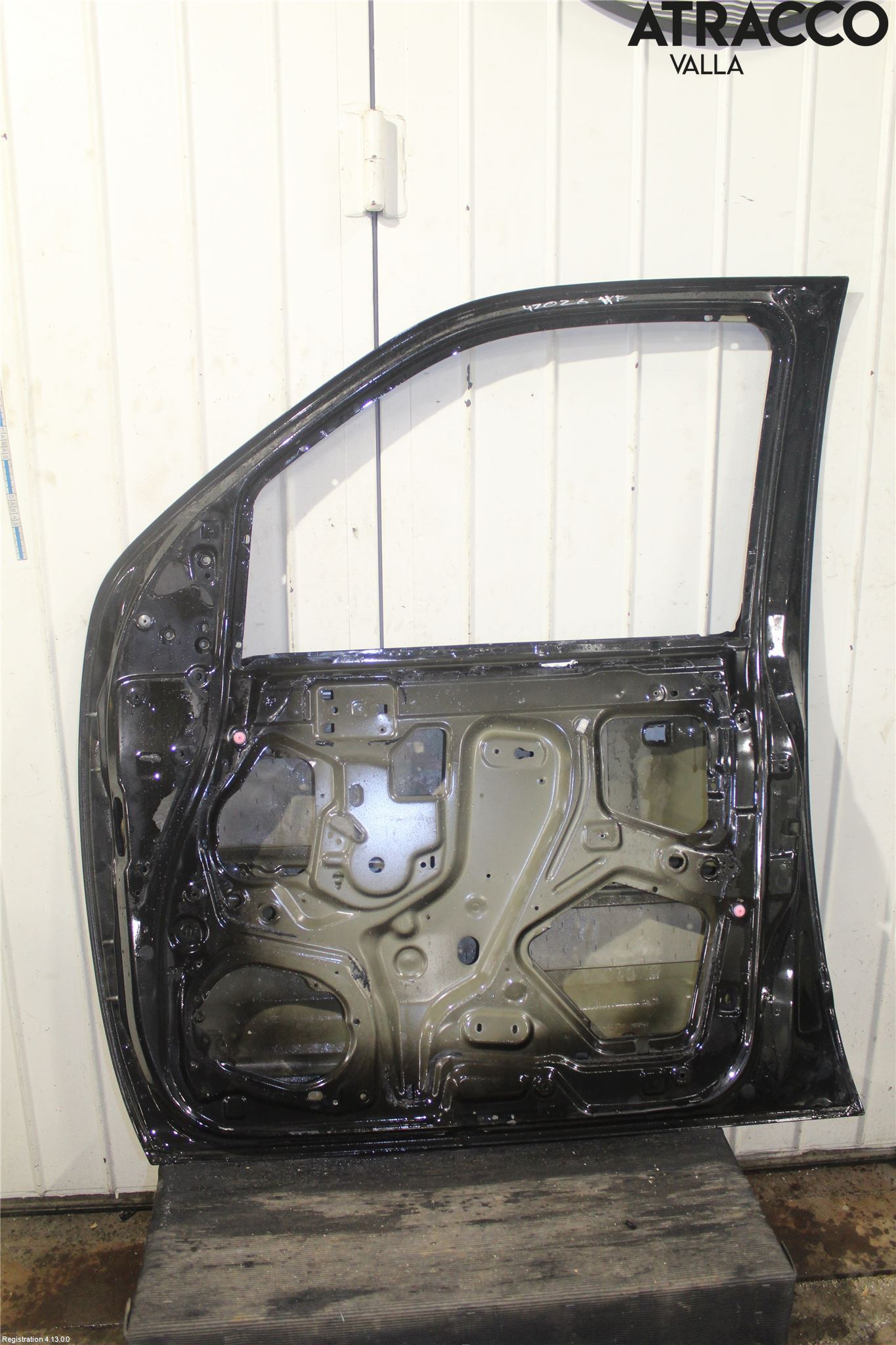 Nissan NAVARA 05-16 Dörr Fram Höger