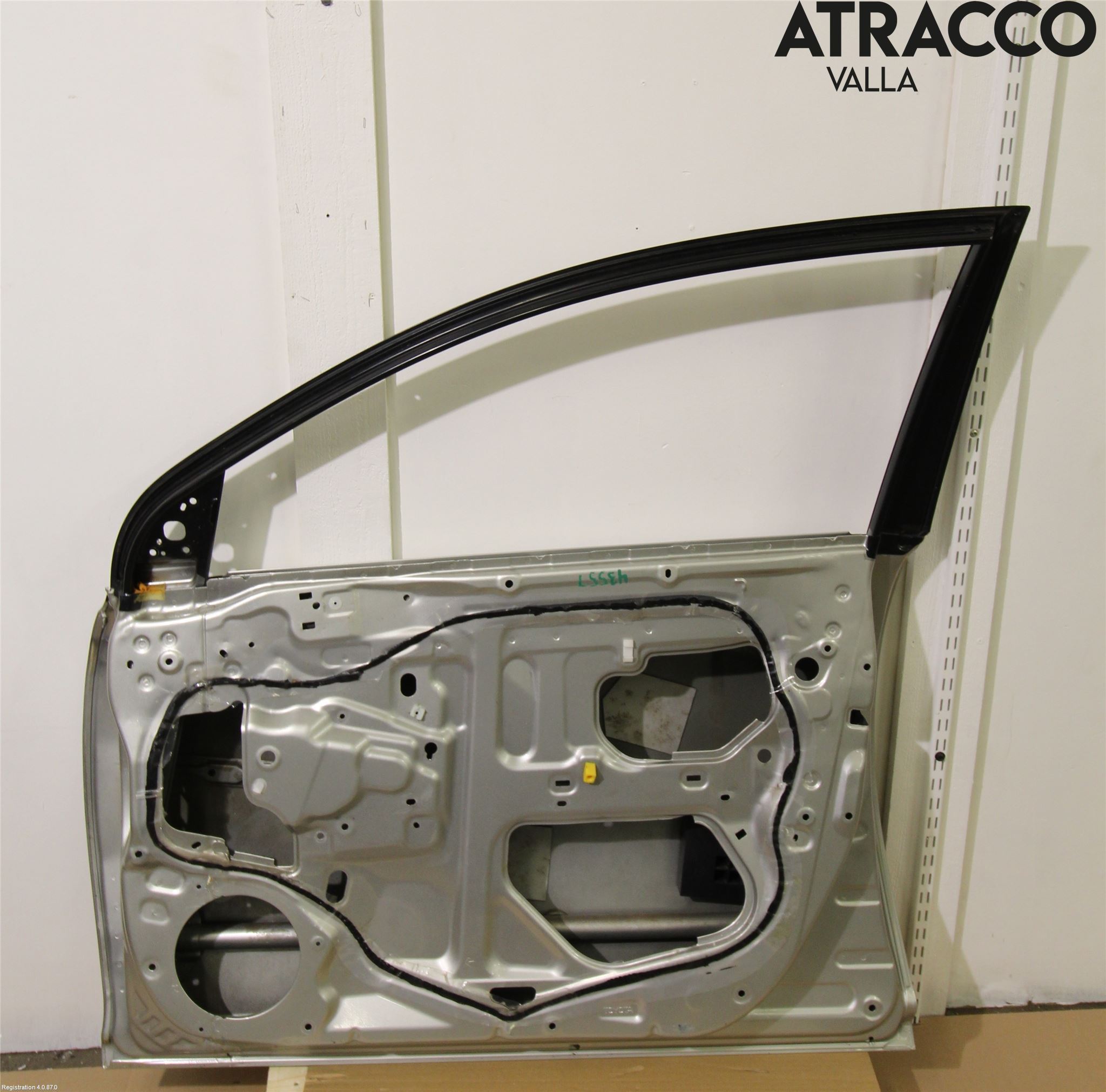 Toyota AVENSIS 03-06 Dörr Fram Höger