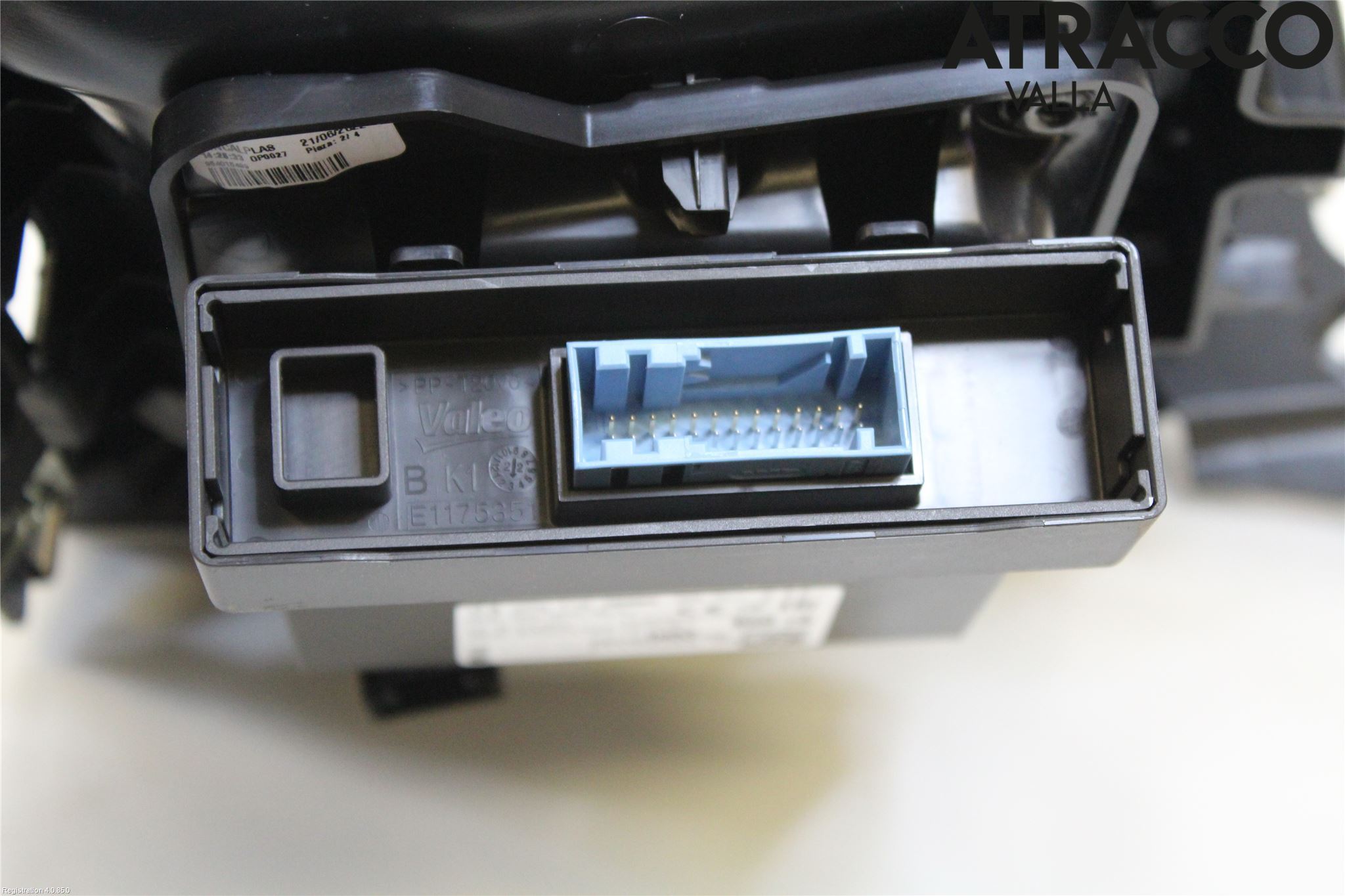 Peugeot 2008/E-2008 20- Instrumentbräda Förvaringsfack