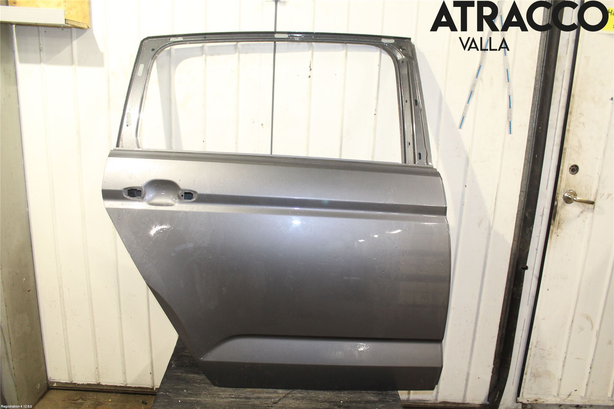 Volkswagen VW TOURAN 16- Dörr Bak Höger