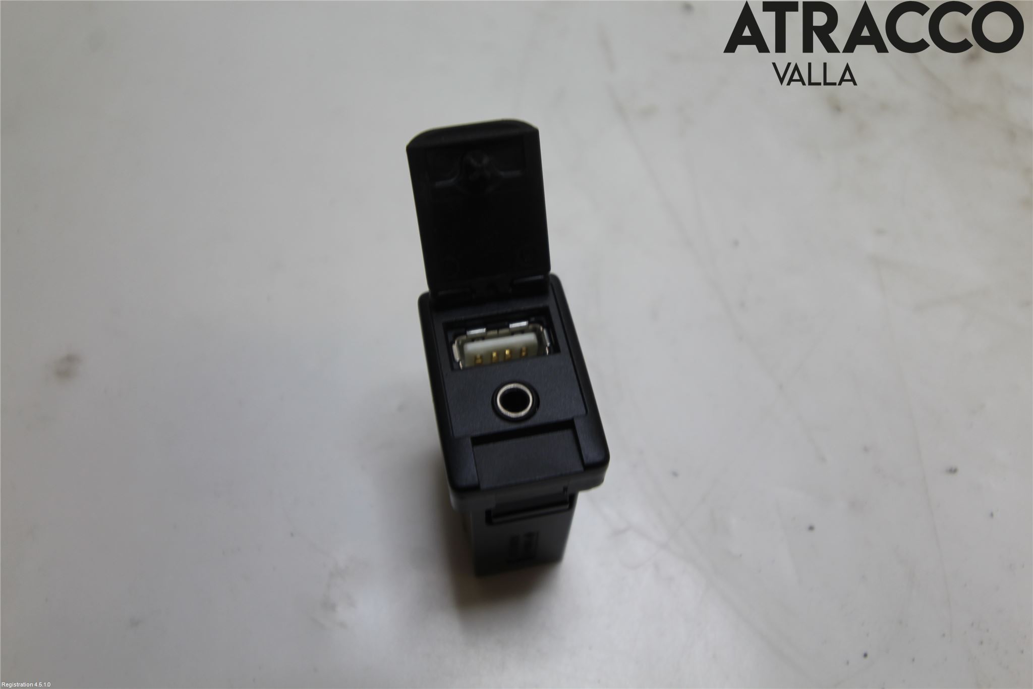 Toyota RAV4 13-18 Usb Connection