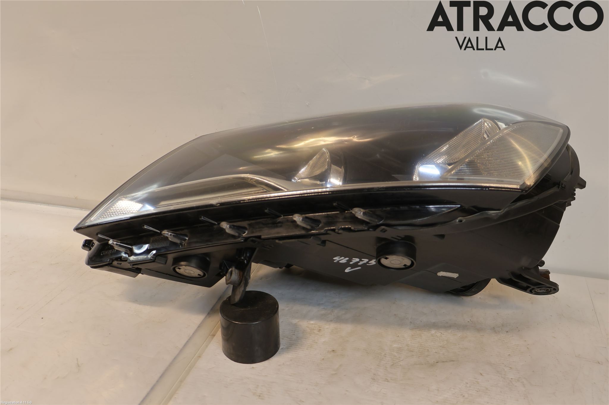 Volkswagen VW PASSAT 11-14 Strålkastare Vänster