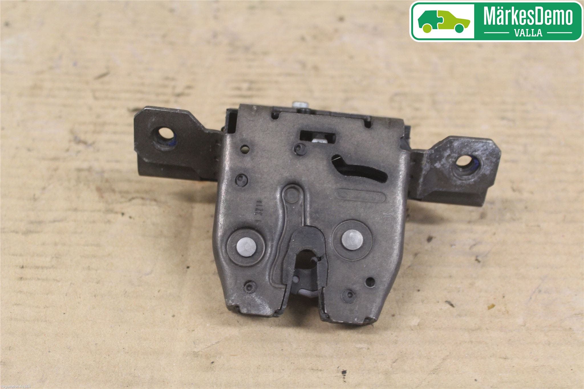 Opel ASTRA J 10-15 Låskista Baklucka