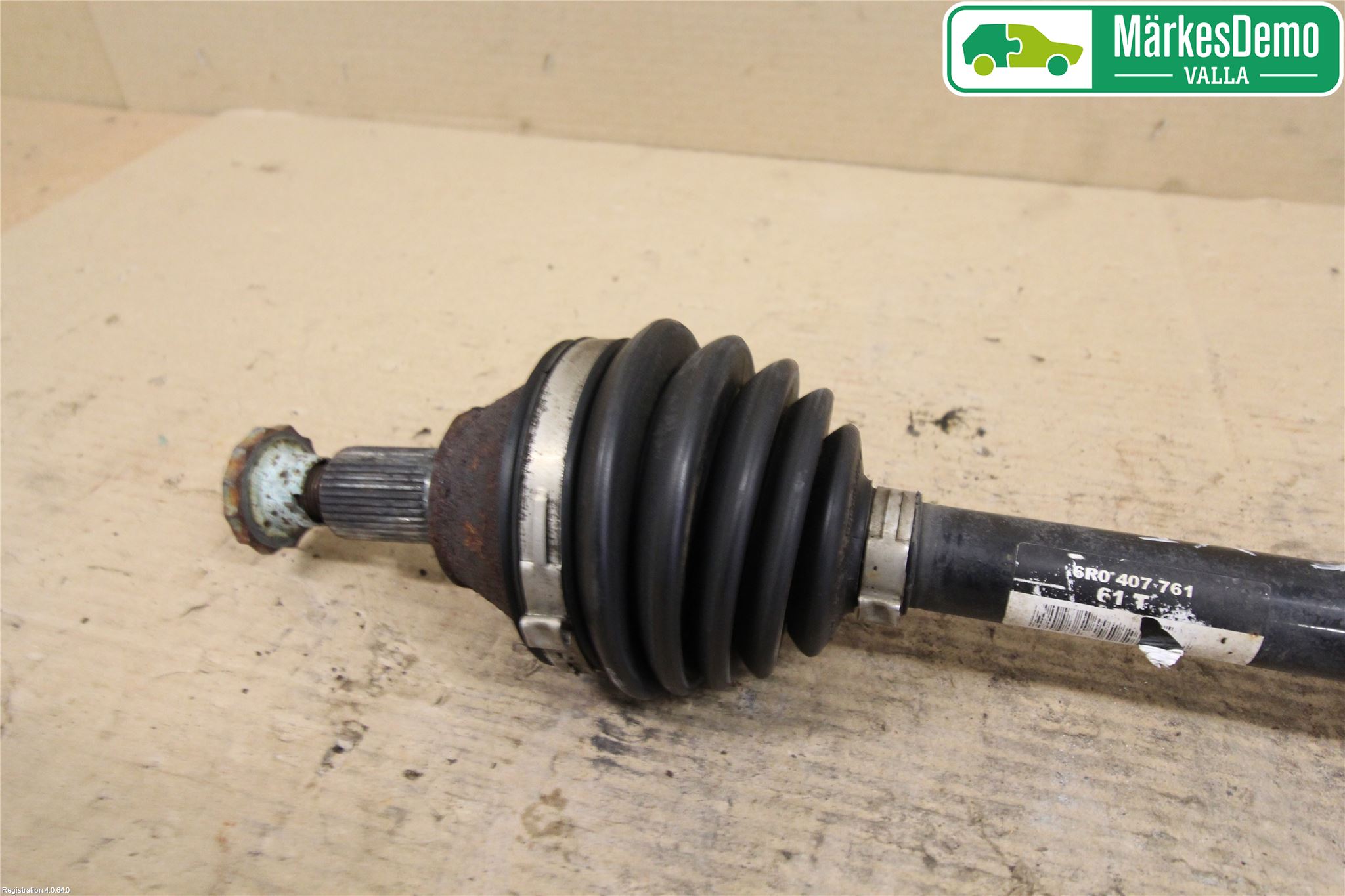 Volkswagen VW POLO 10-17 Drivaxel Fram Vänster