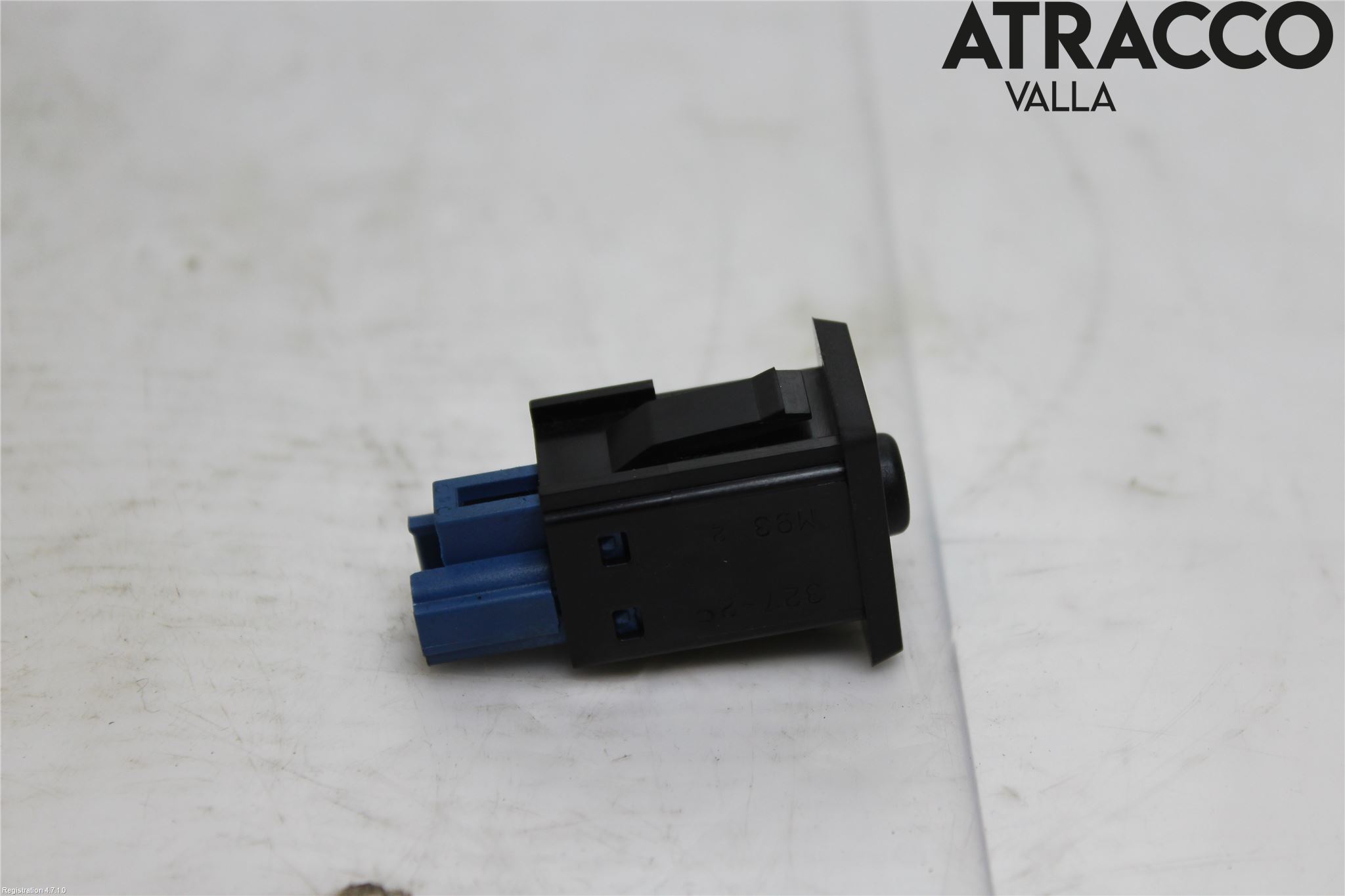 Mitsubishi OUTLANDER 13-21 Strömställare Baklucka