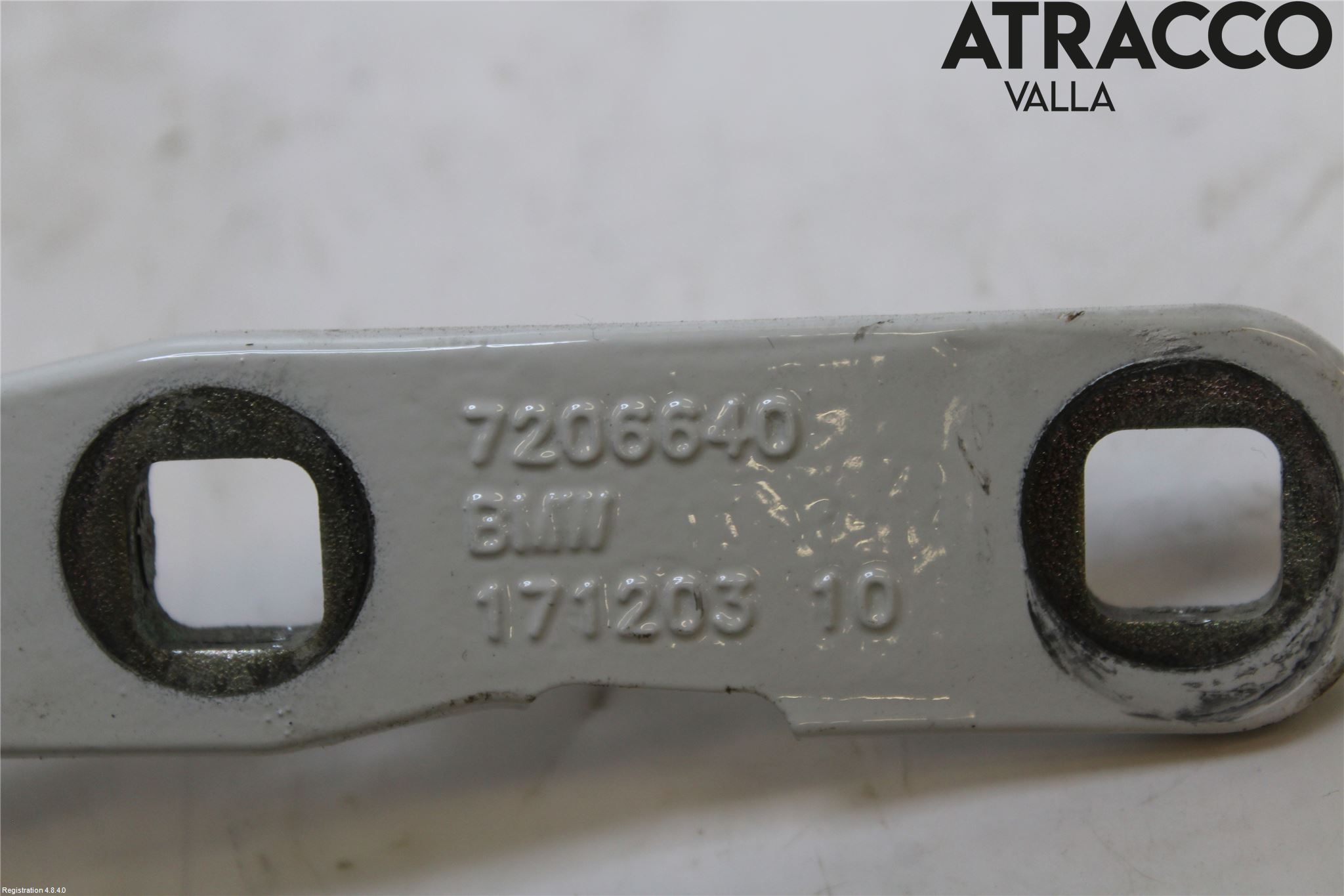 BMW 5 F10/F11/F18 09-17 Bakluckegångjärn Hö