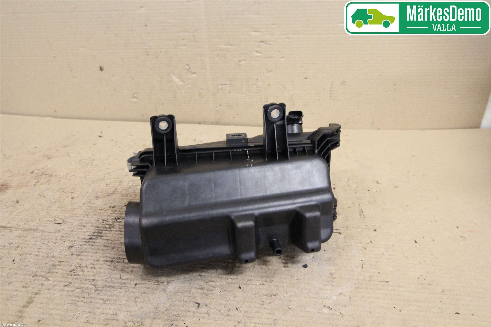 Toyota VERSO-S 11-16 Luftrenare