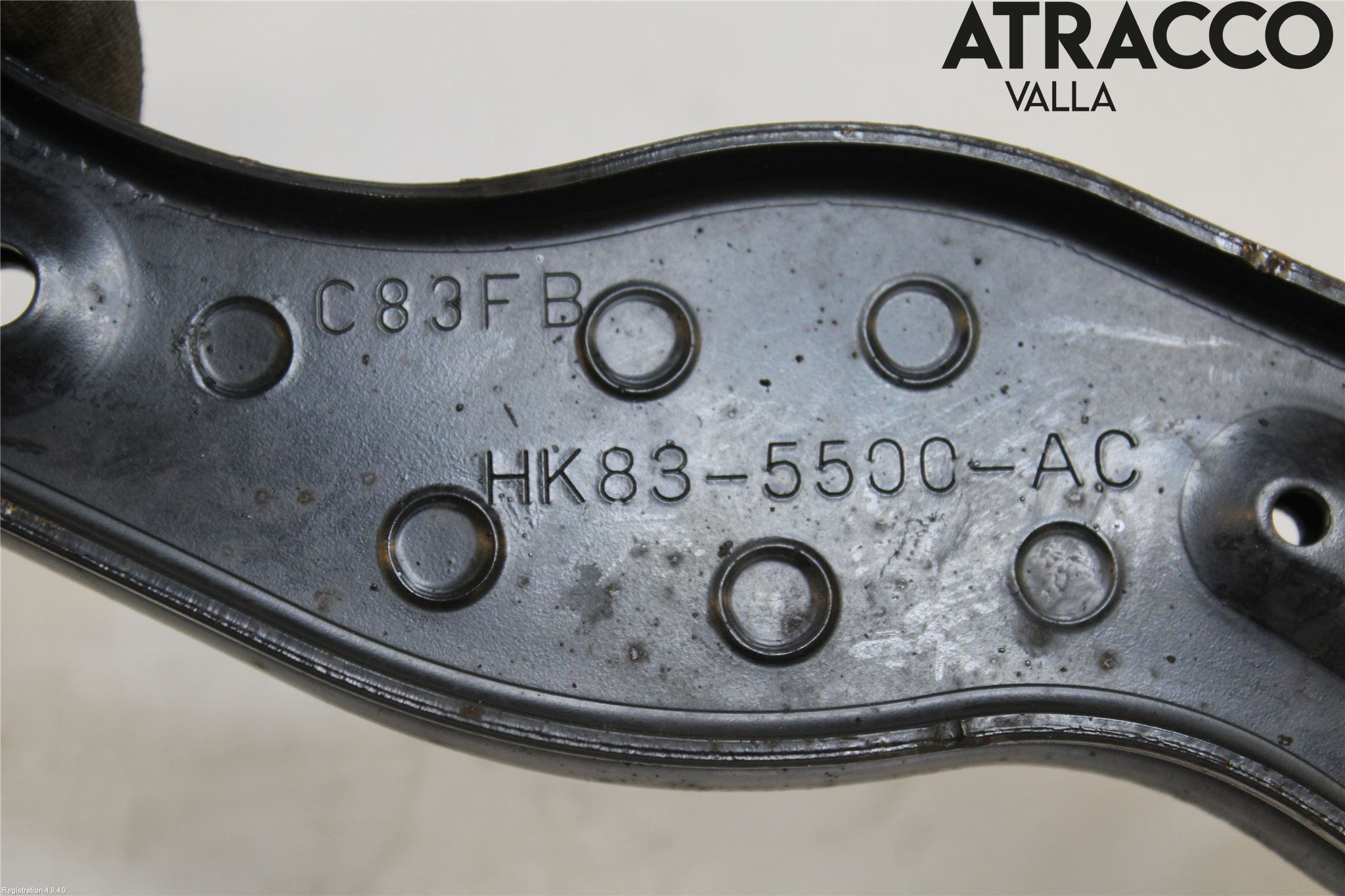 Jaguar F-PACE Bärarm Bak Övre Höger