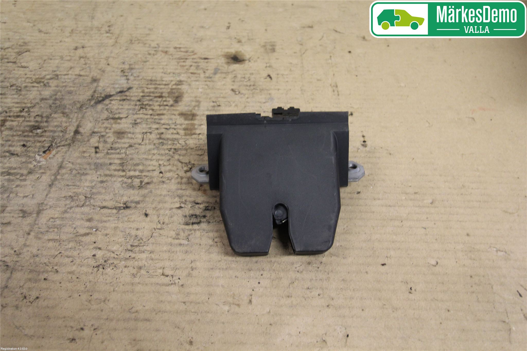 Volvo V40 12-19 Låskista Baklucka