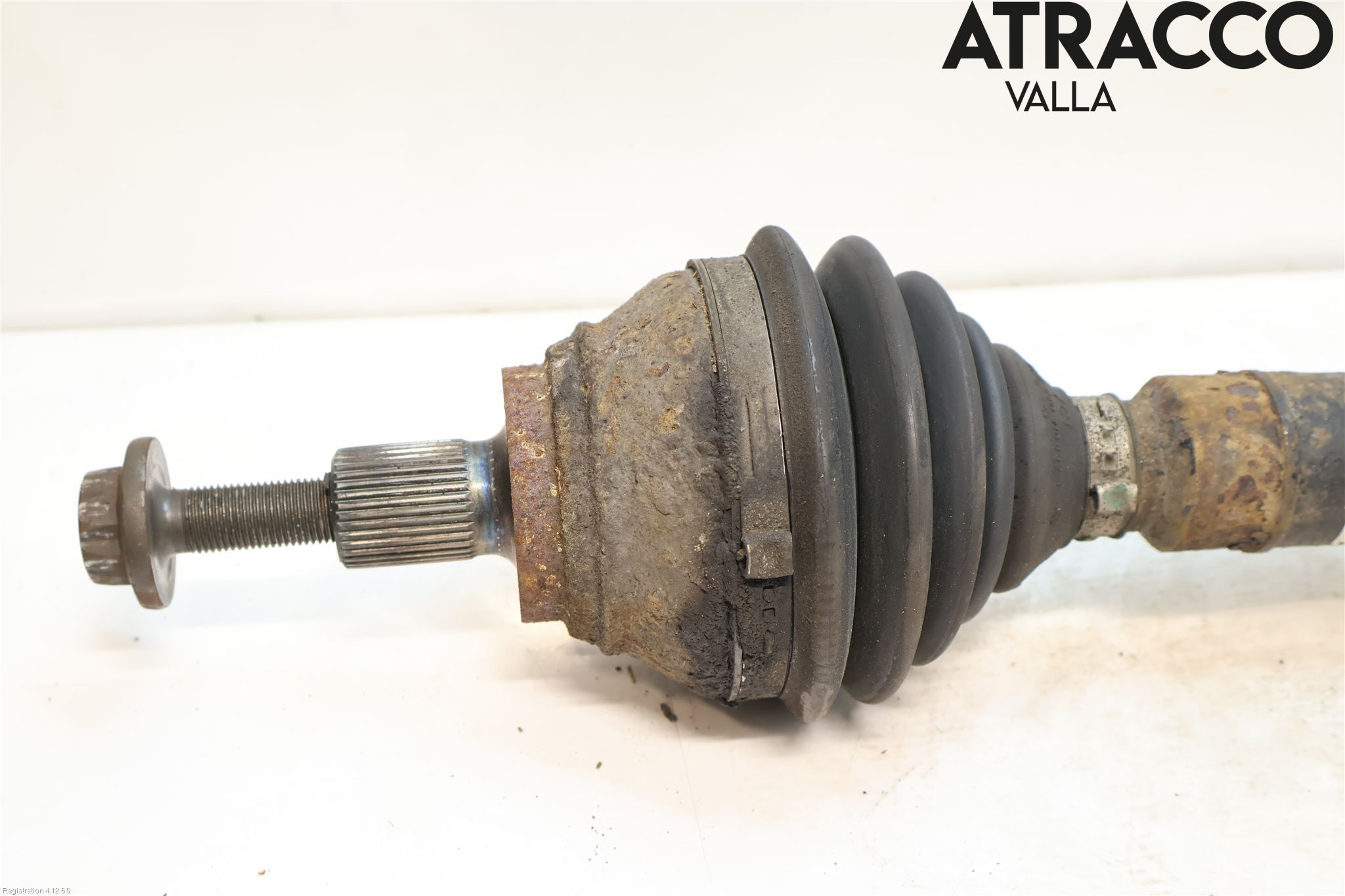 Volkswagen VW PASSAT 11-14 Drivaxel Fram Höger