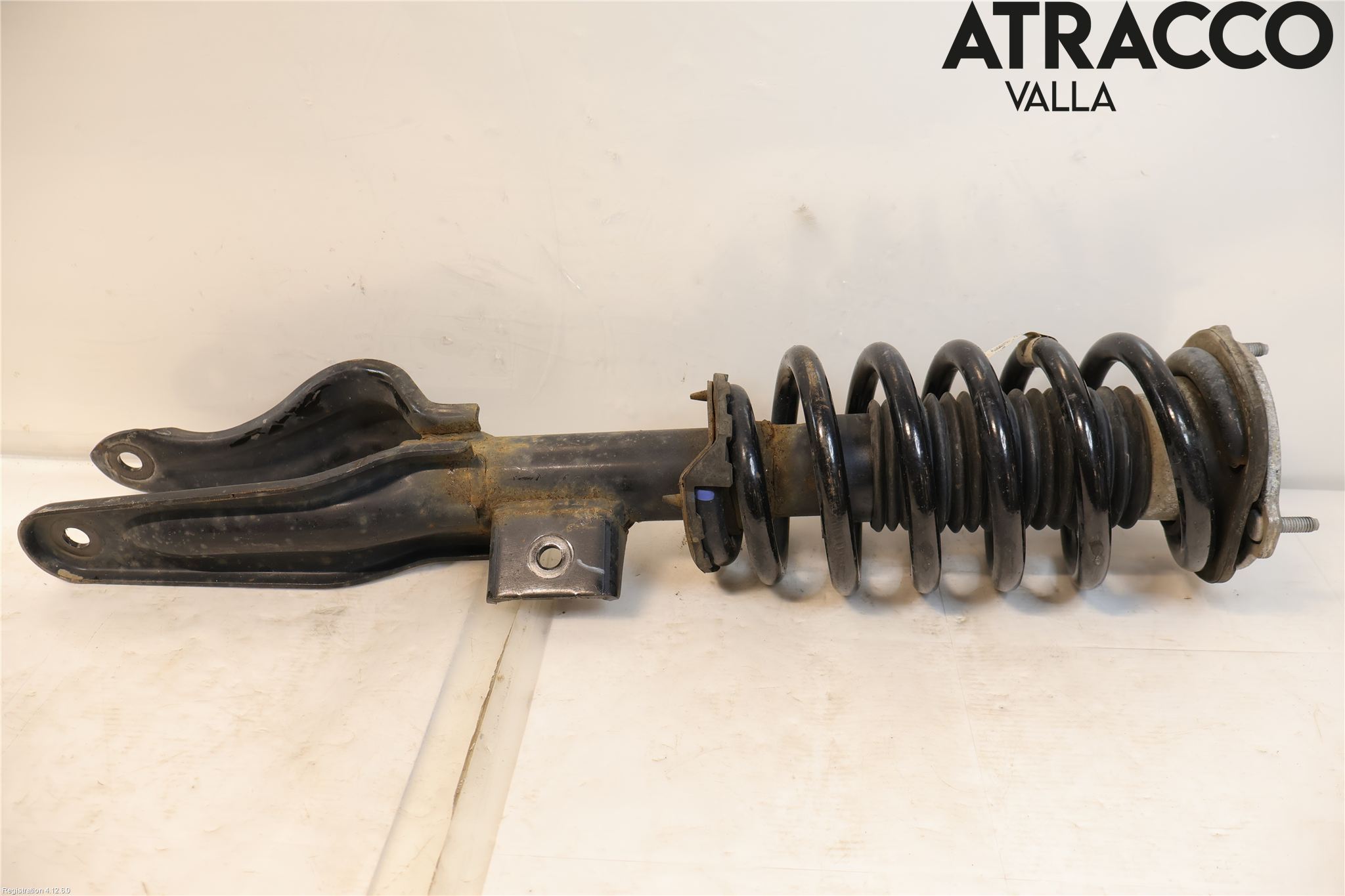 Tesla MODEL Y 21- Fjäderben Fram Höger