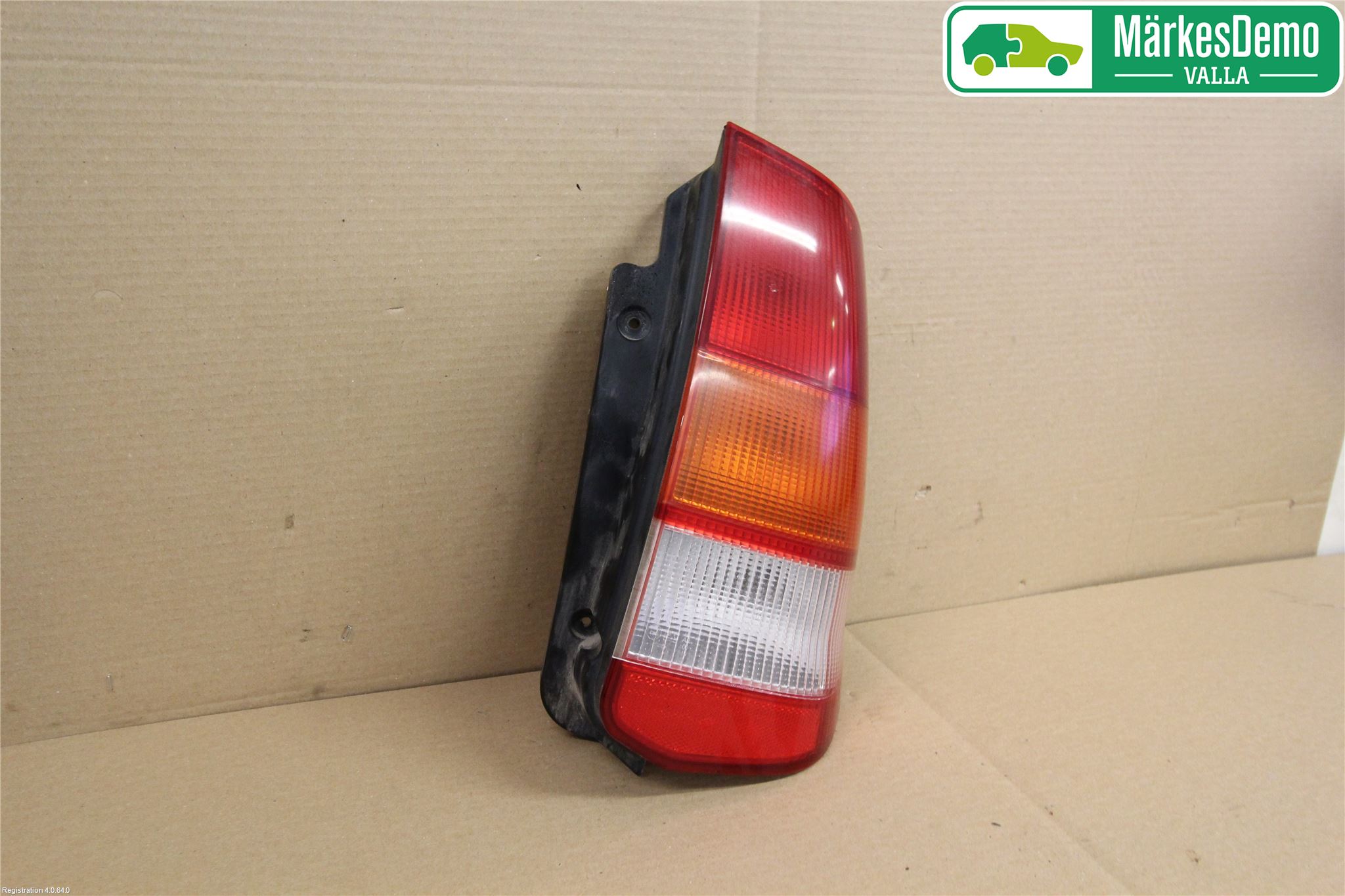 Mitsubishi SPACE STAR 98-05 Bakljus Höger