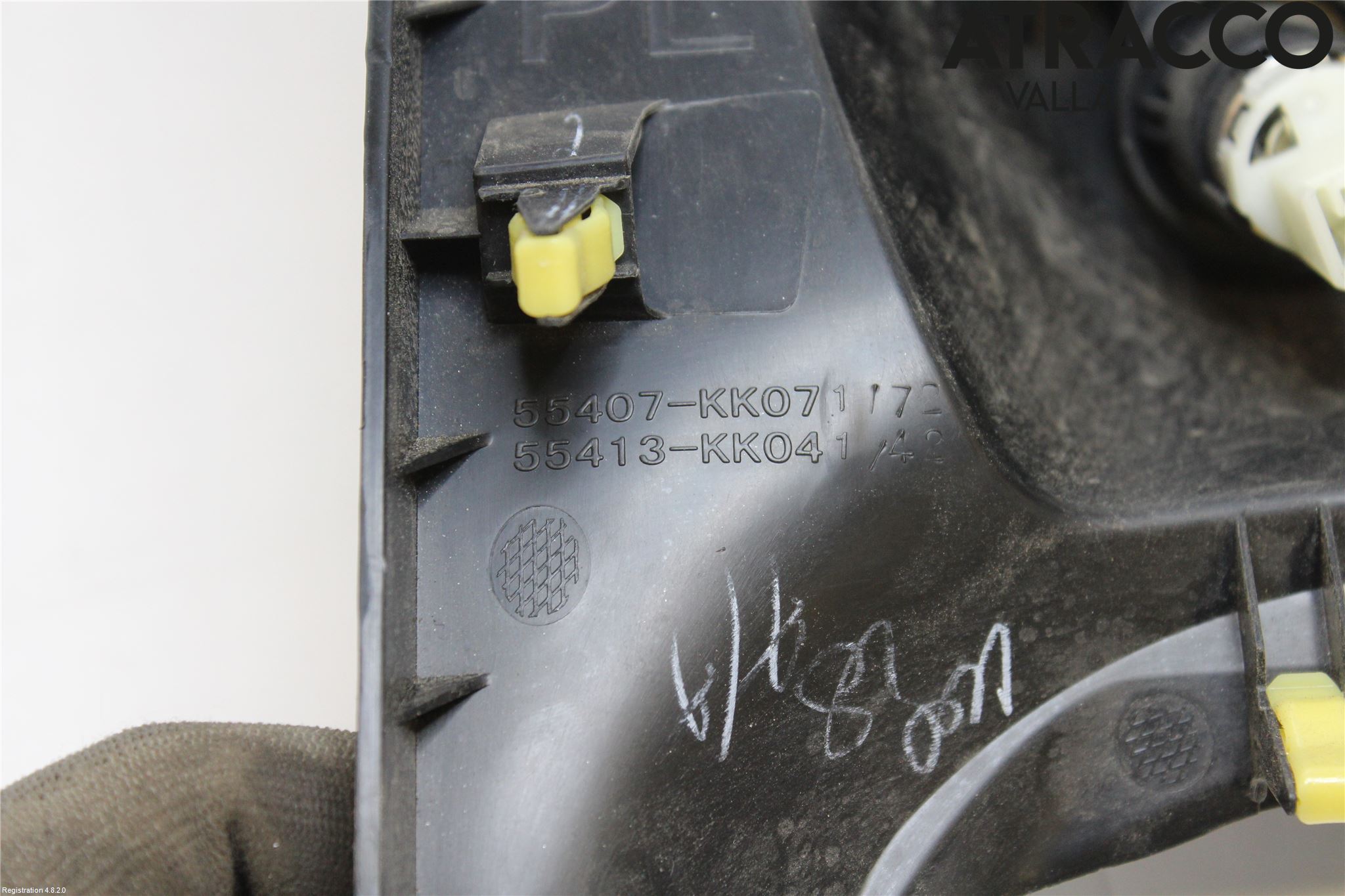 Toyota HILUX 16- Instrumentkonsoll Mitt