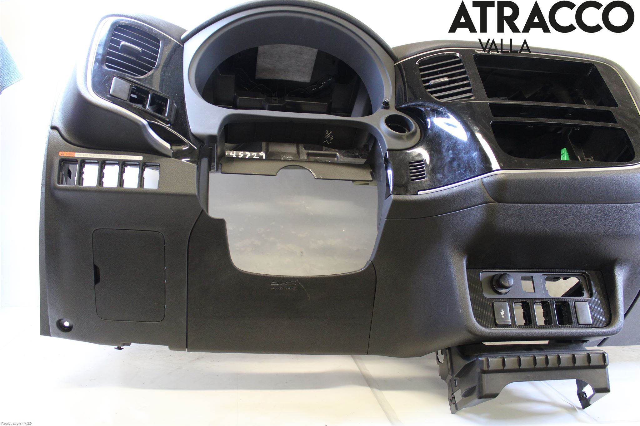 Mitsubishi OUTLANDER 13-21 Instrumentbräda