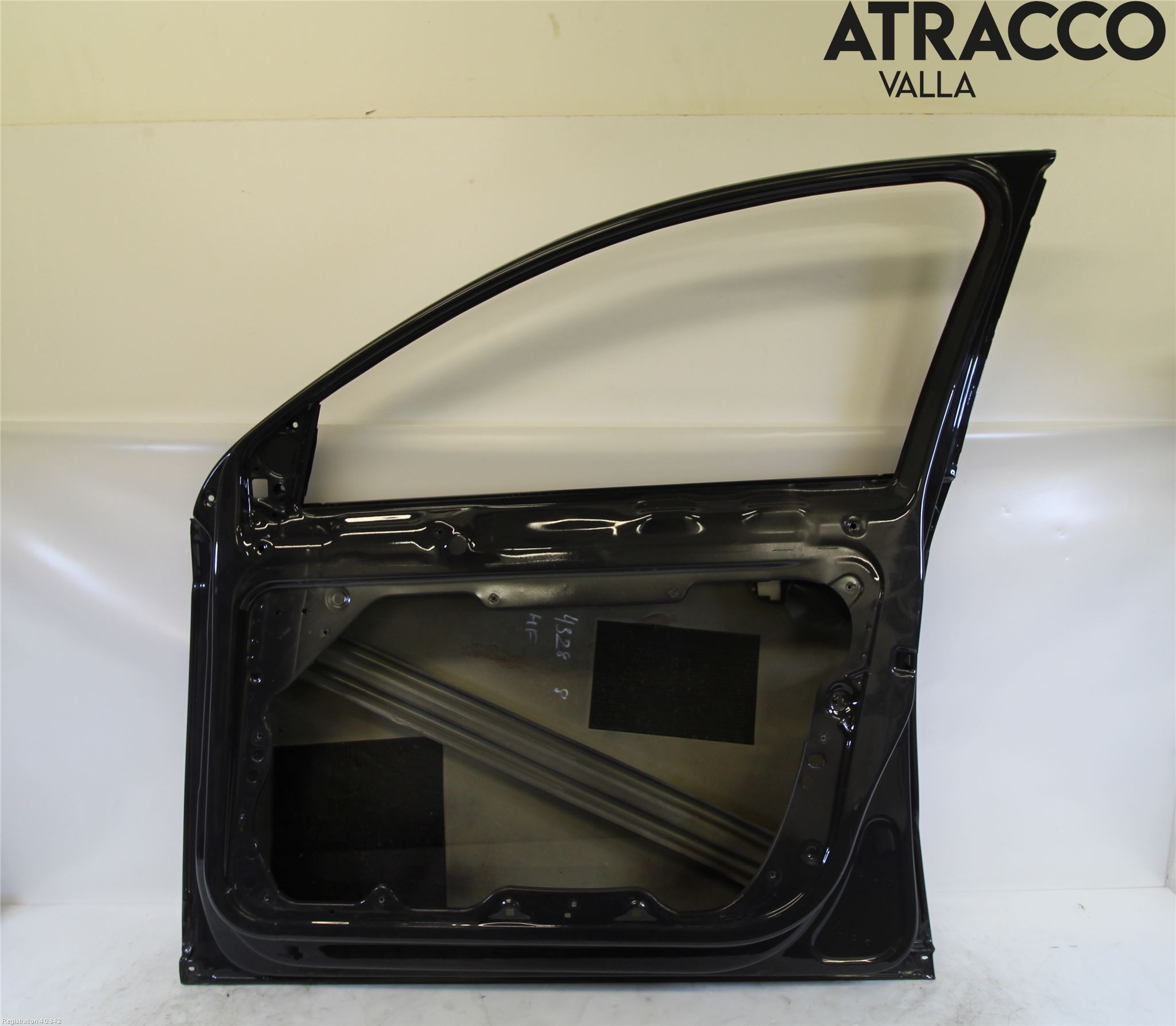 Volkswagen VW PASSAT 11-14 Dörr Fram Höger