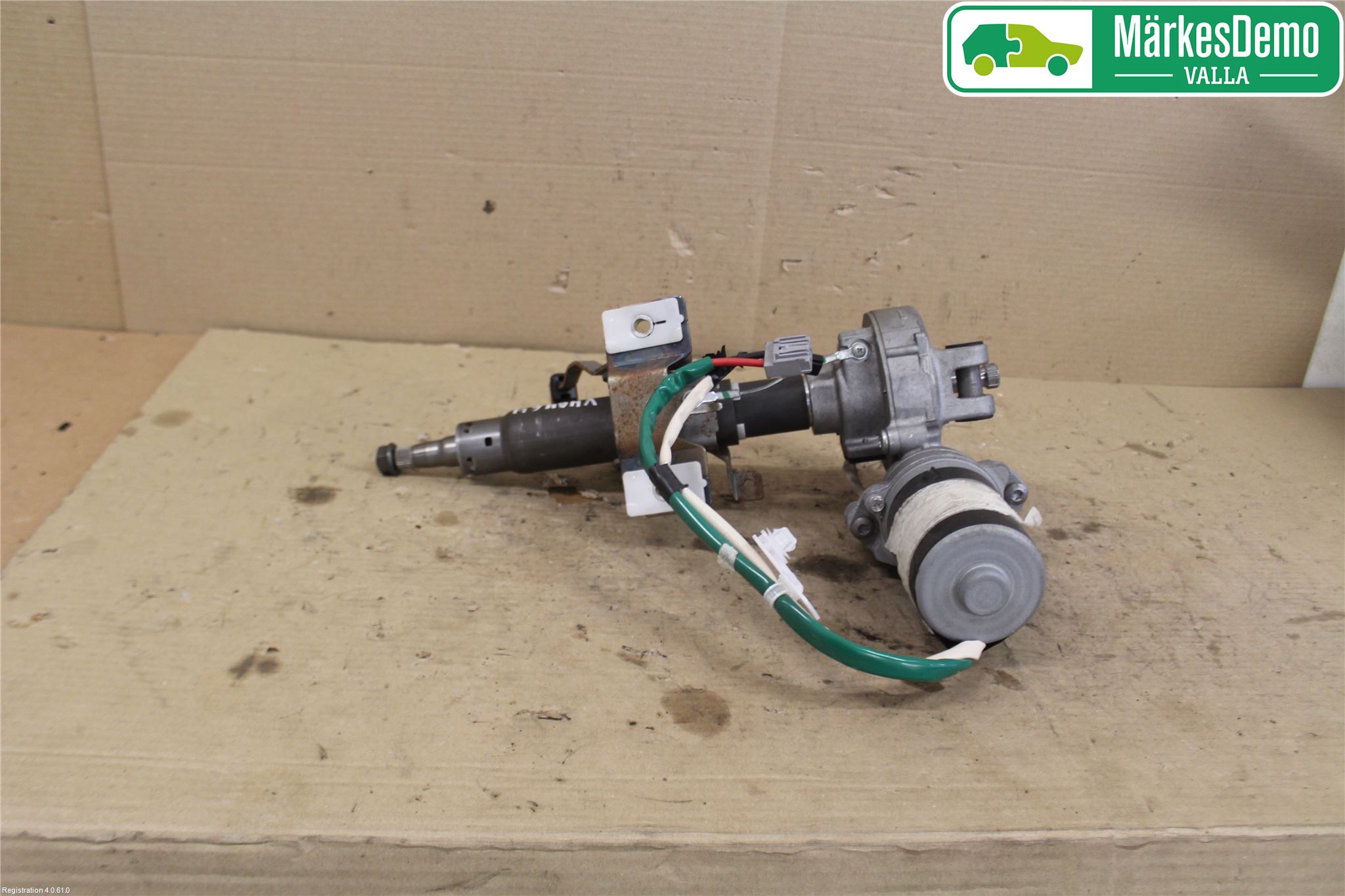 Toyota YARIS XP130 12-14 Rattaxelagg Med Inb Servo