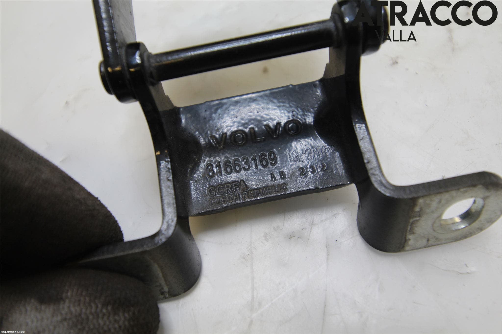 Volvo V60 19- Bakluckegångjärn Hö