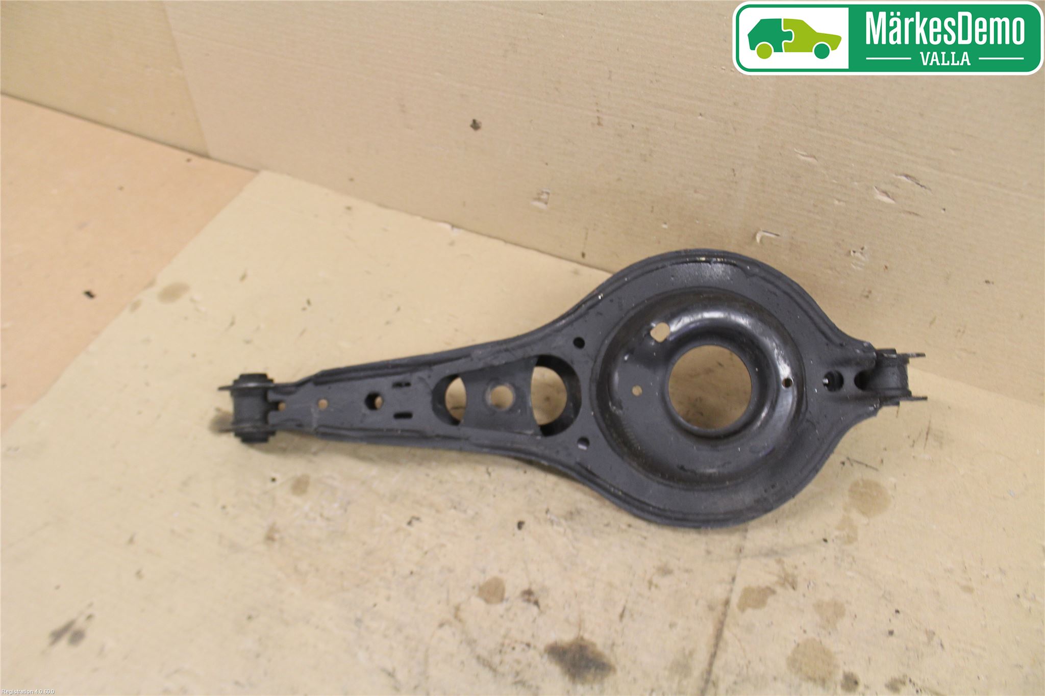 Volvo V40 12-19 Bärarm Bak Vänster