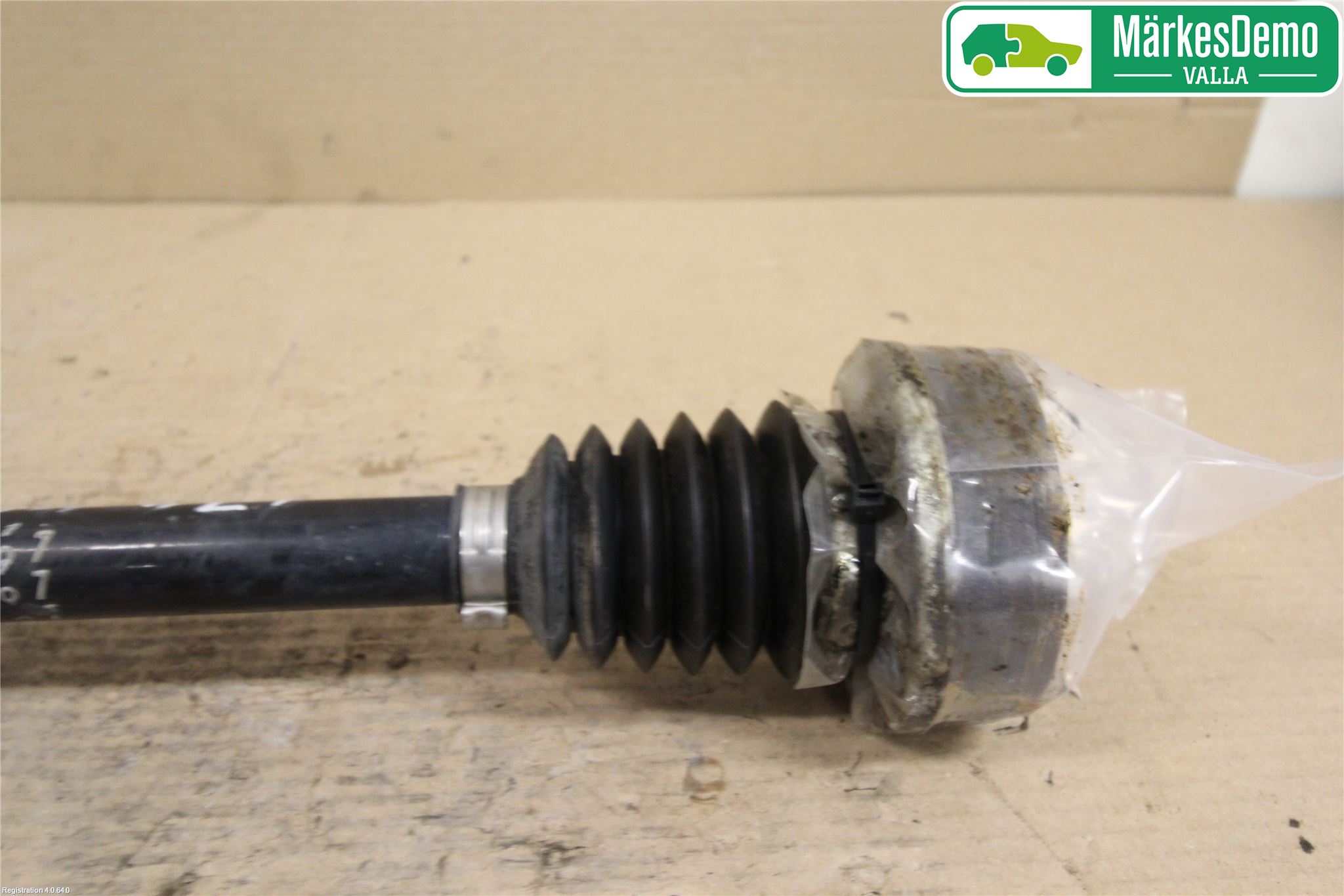 Volkswagen VW POLO 10-17 Drivaxel Fram Vänster