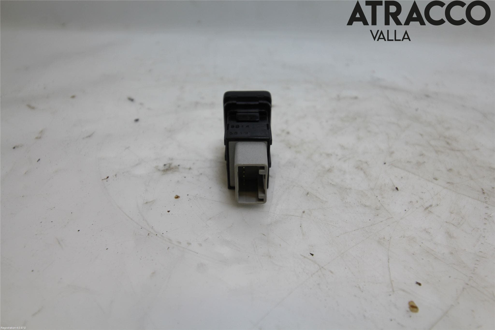 Mitsubishi OUTLANDER 13-21 Strömställare Parkeringshjälp