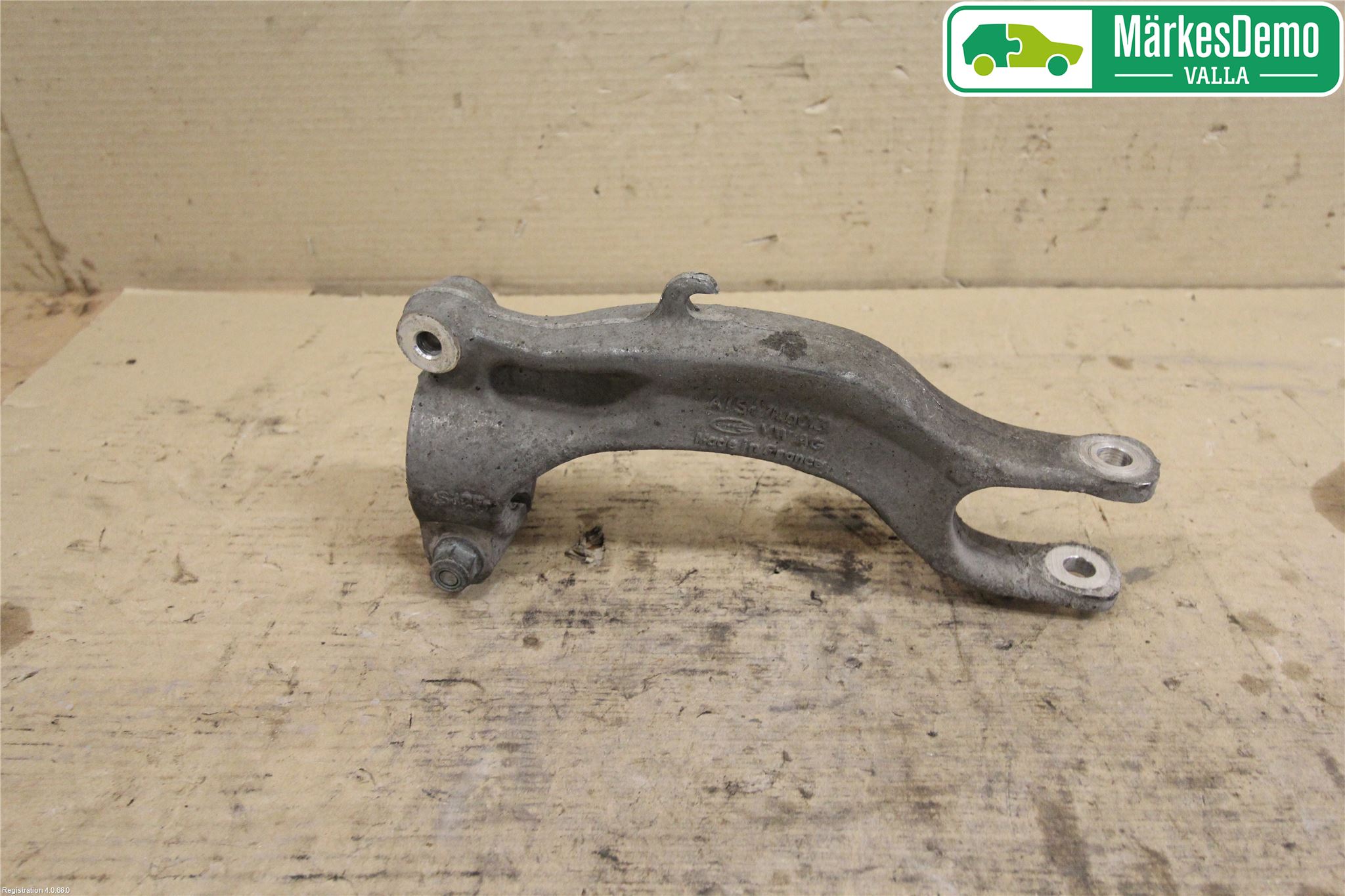 Audi A5 17- Fjäderbenslager Fram