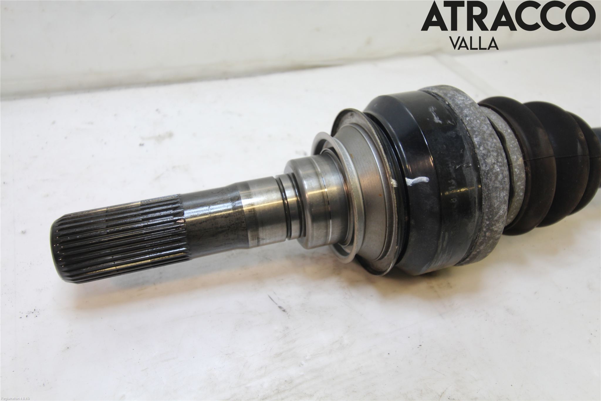 BMW 5 F10/F11/F18 09-17 Drivaxel Bak Höger