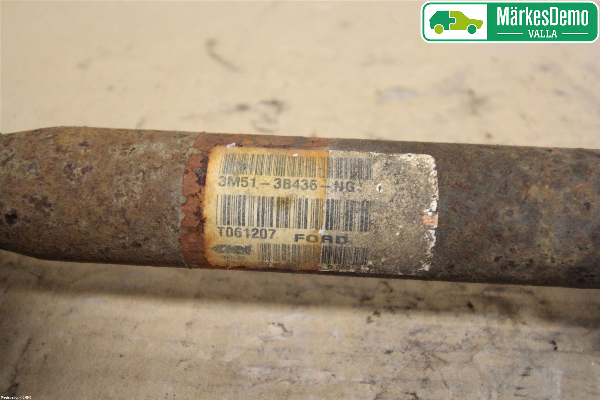 Ford FOCUS     04-07 Drivaxel Fram Höger