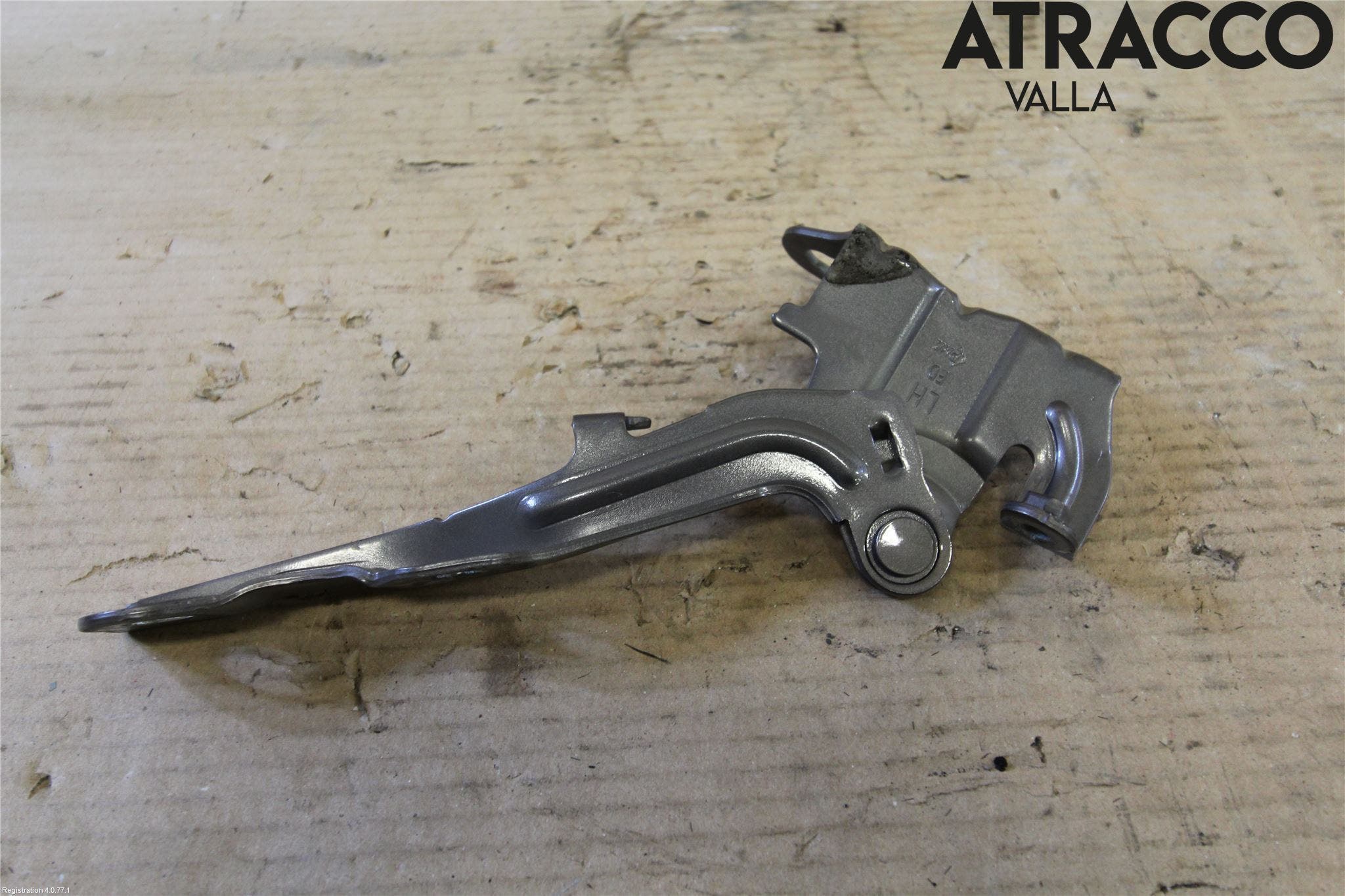 Hyundai i30 FD 07-12 Huvgångjärn