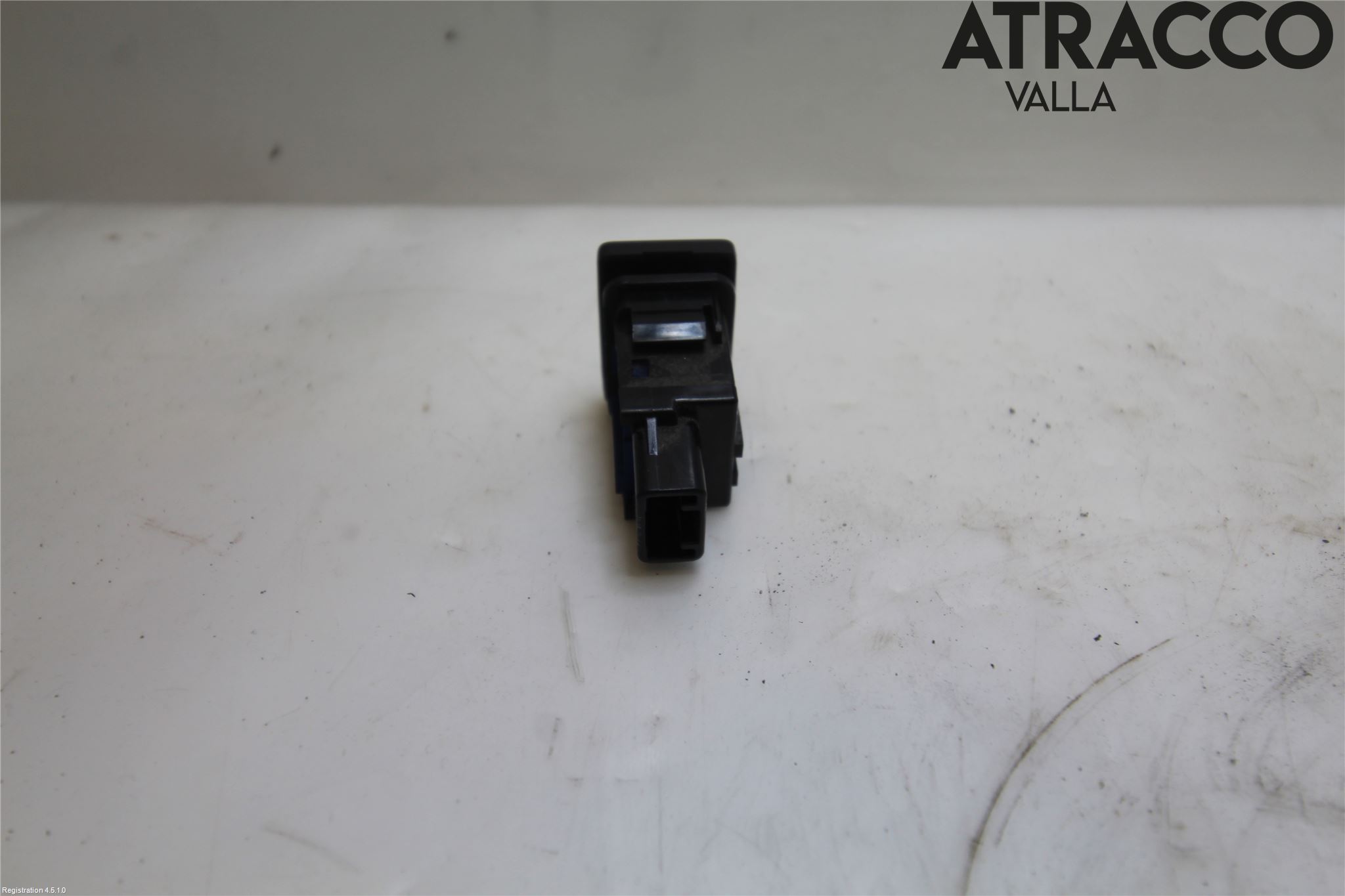 Toyota AVENSIS 16-18 Strömställare Tanklucka