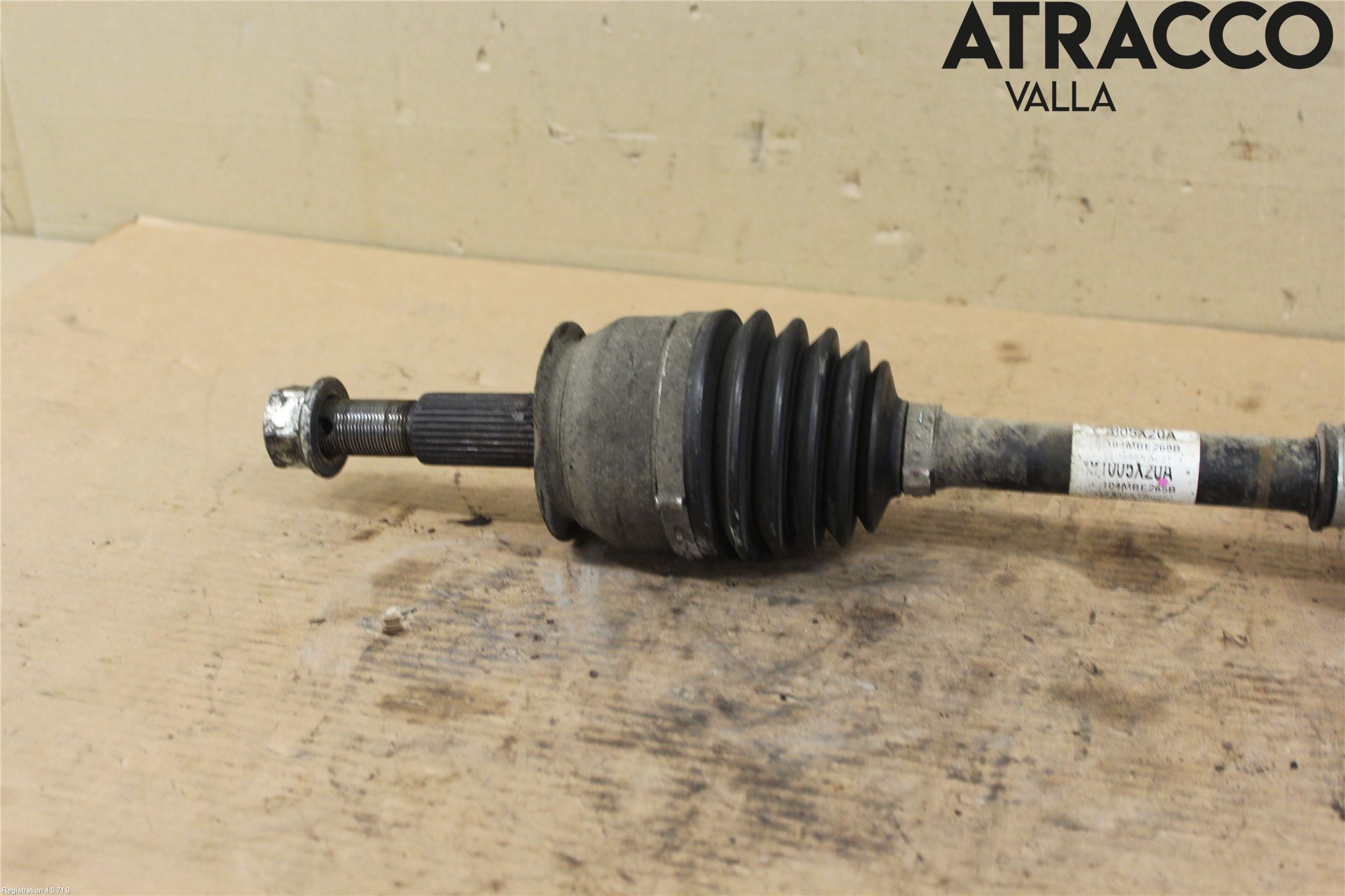 Nissan NAVARA 05-16 Drivaxel Fram Vänster