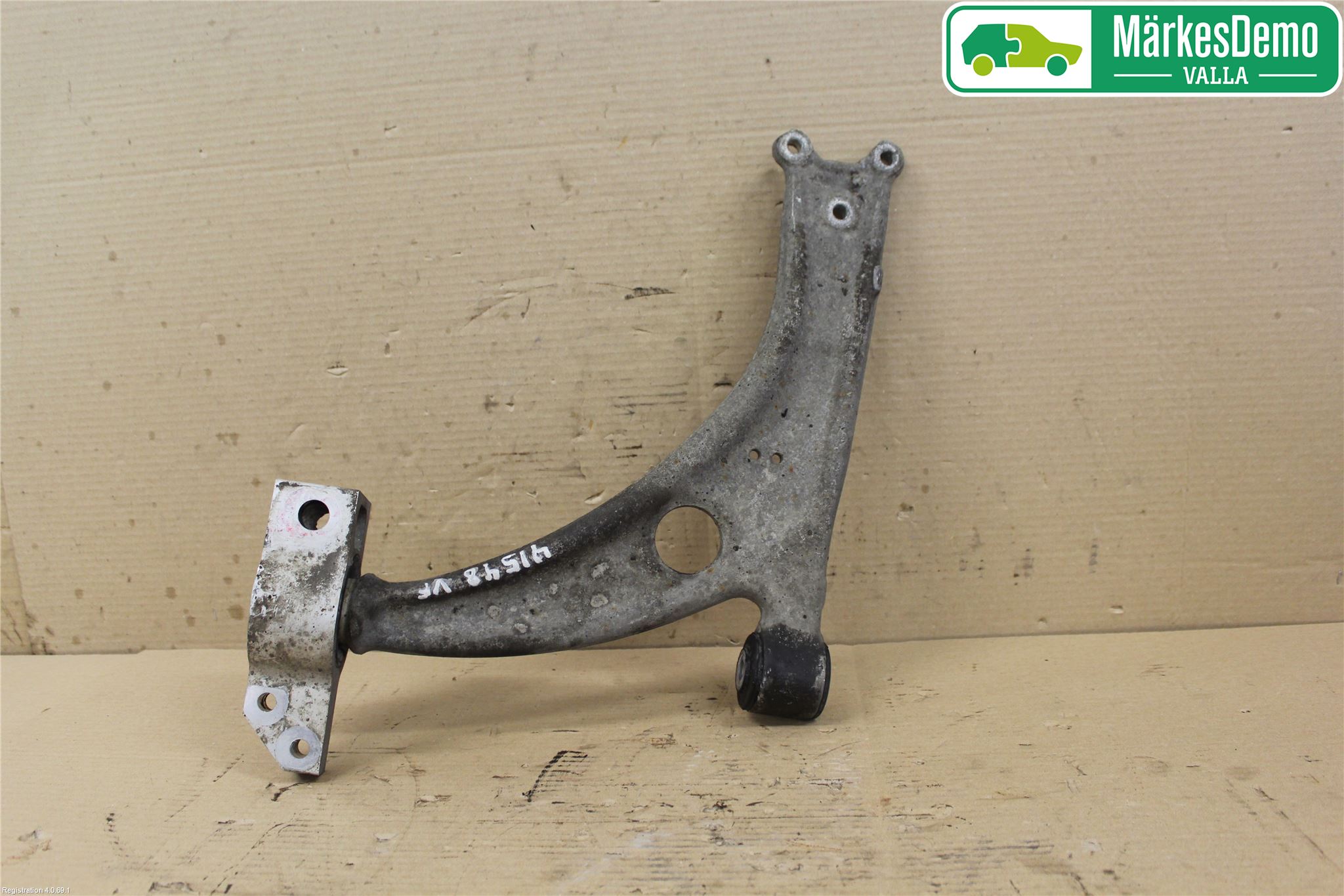 Volkswagen VW PASSAT 05-11 Bärarm Fram Undre Vä