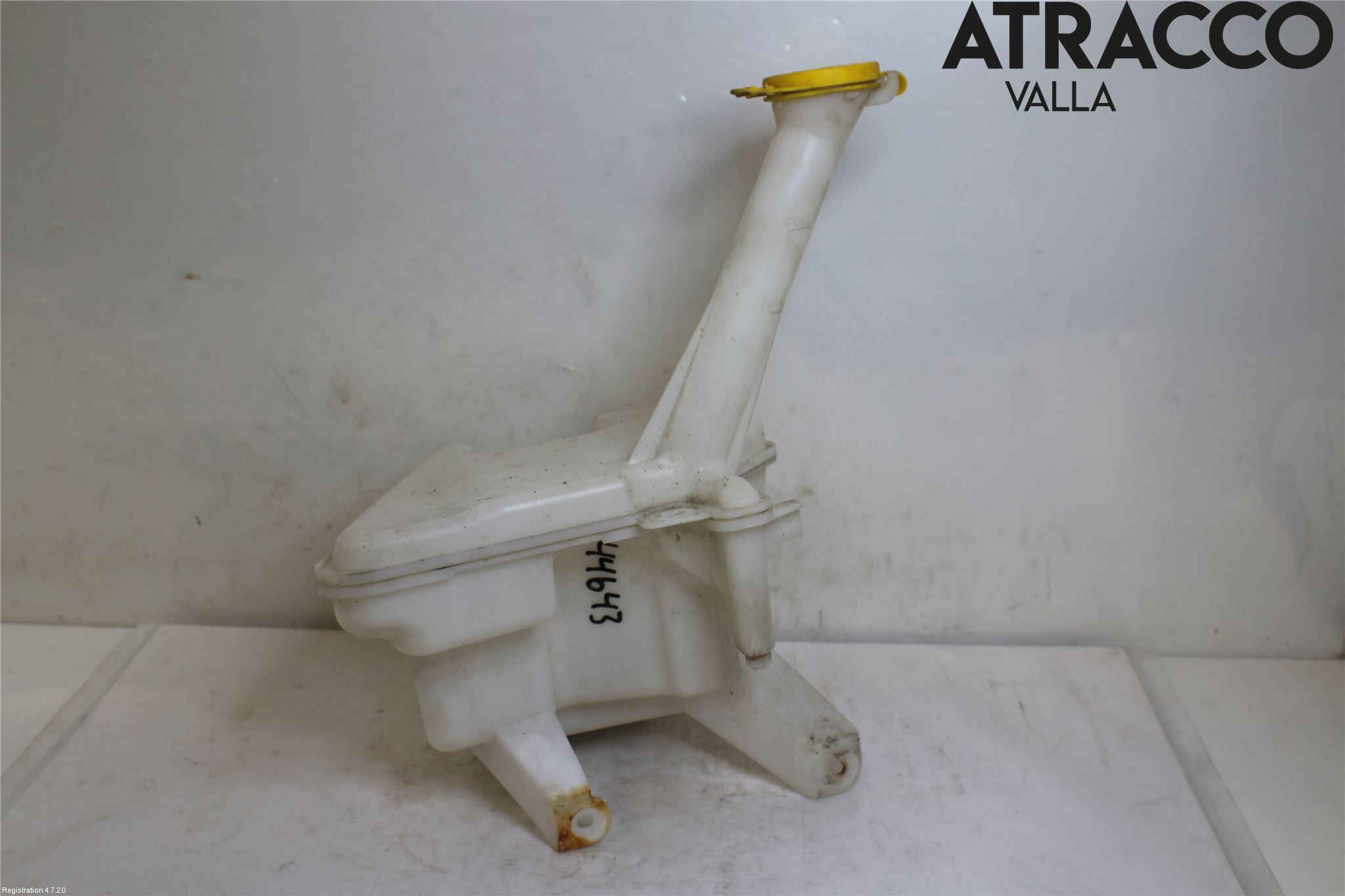 Toyota YARIS XP130 12-14 Spolartank Vindruta