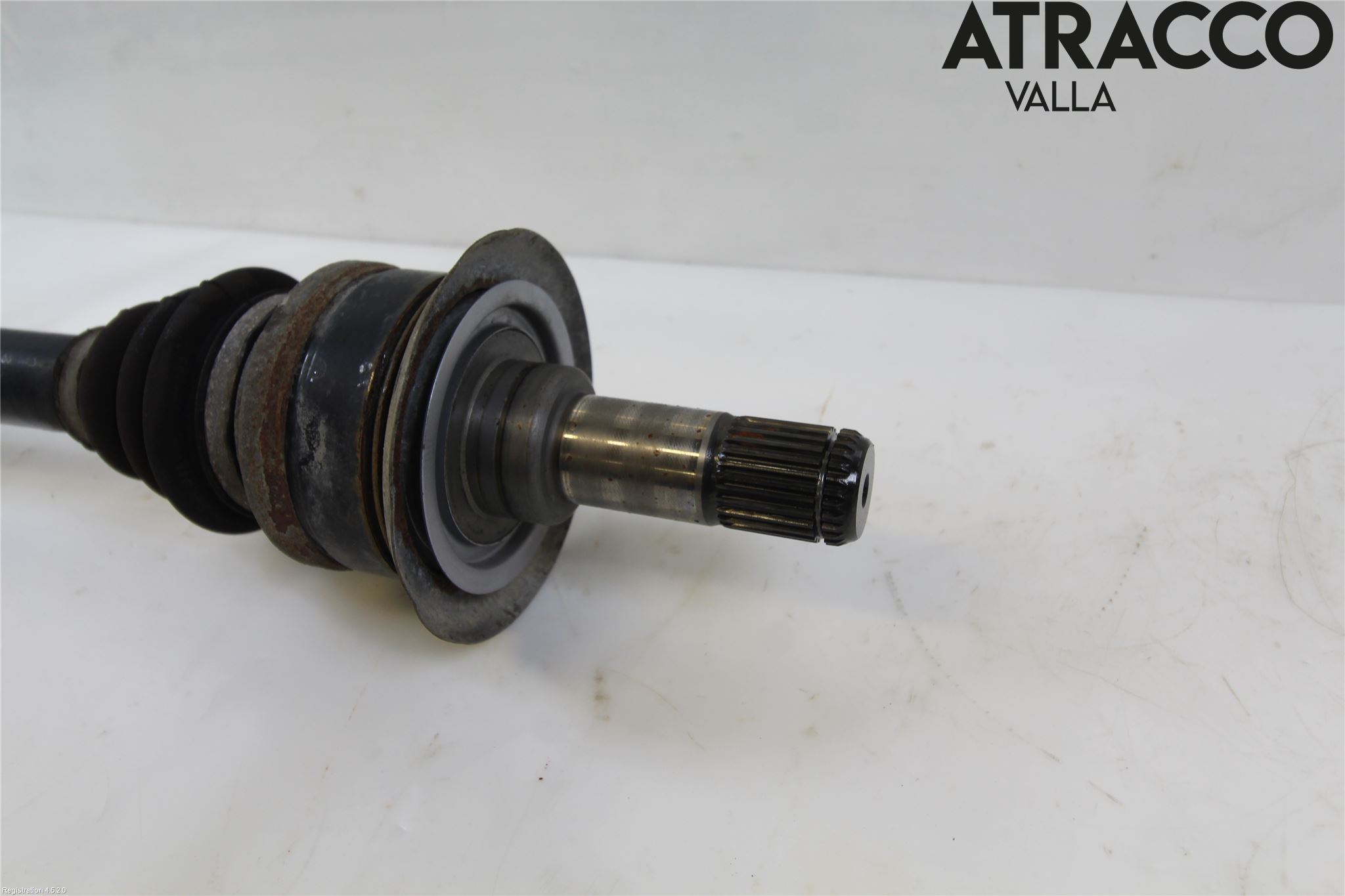 BMW 5 F10/F11/F18 09-17 Drivaxel Bak Höger