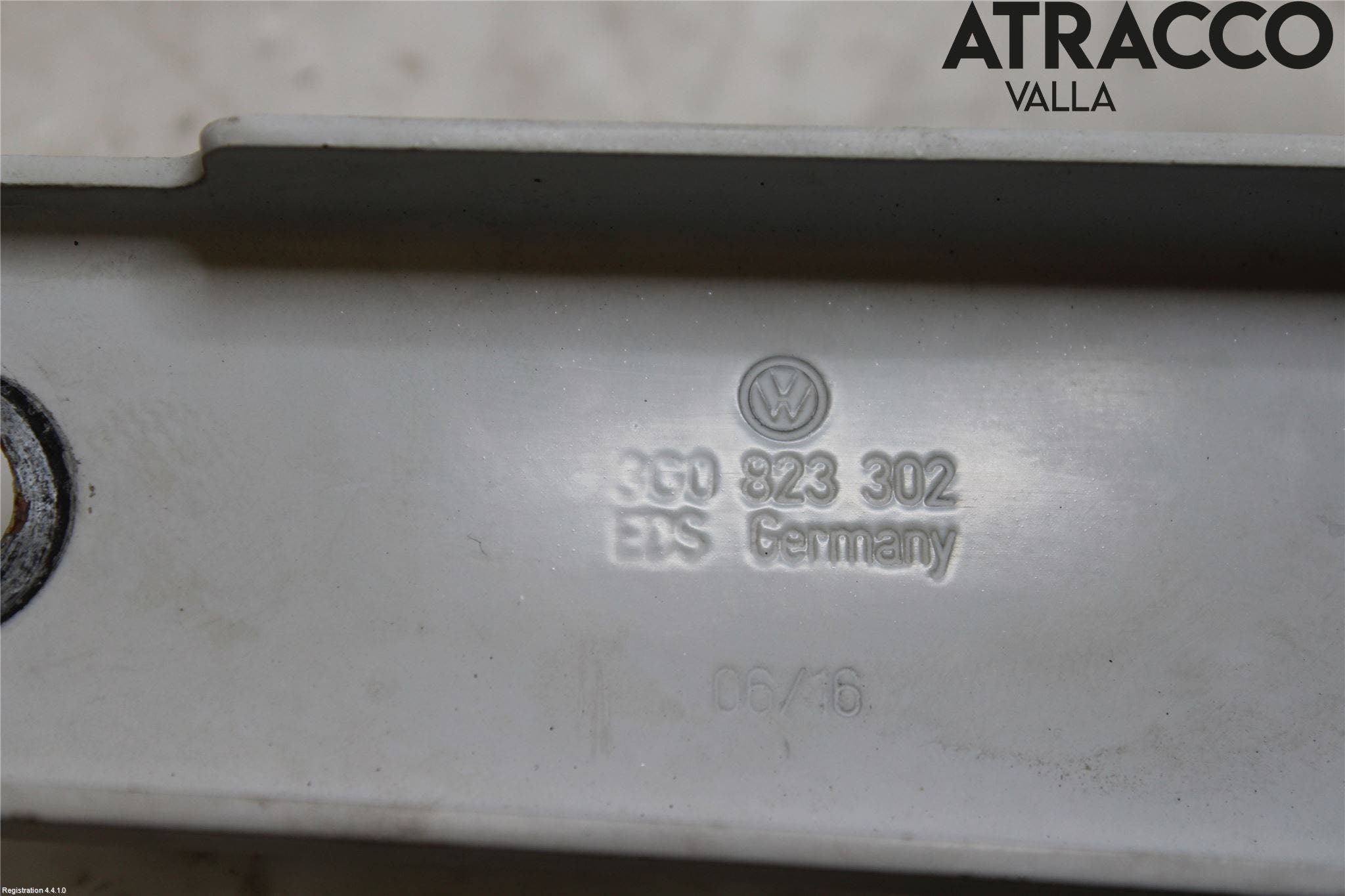 Volkswagen VW PASSAT 15-19 Huvgångjärn