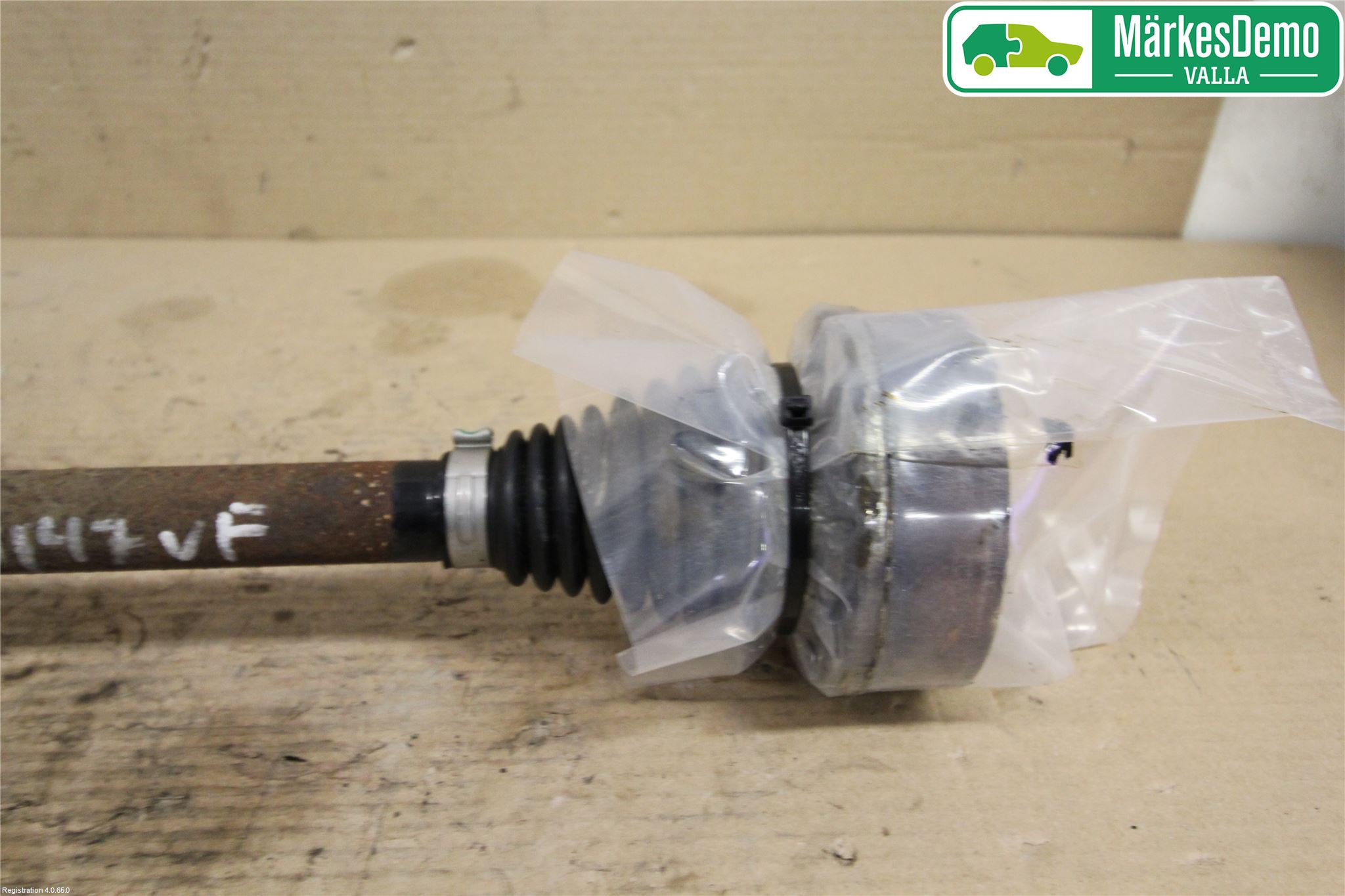 Volkswagen VW GOLF VI 09-13 Drivaxel Fram Vänster