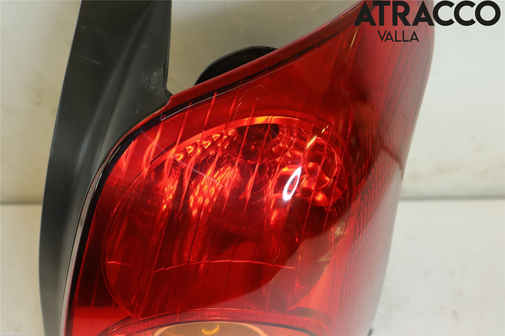 Toyota AVENSIS 03-06 Bakljus Höger