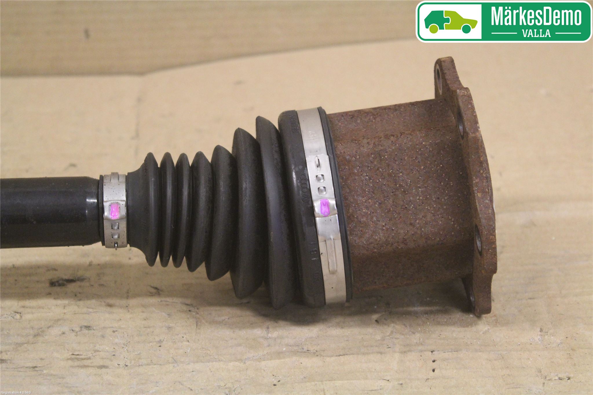 Audi A4/S4 08-11 Drivaxel Fram Vänster