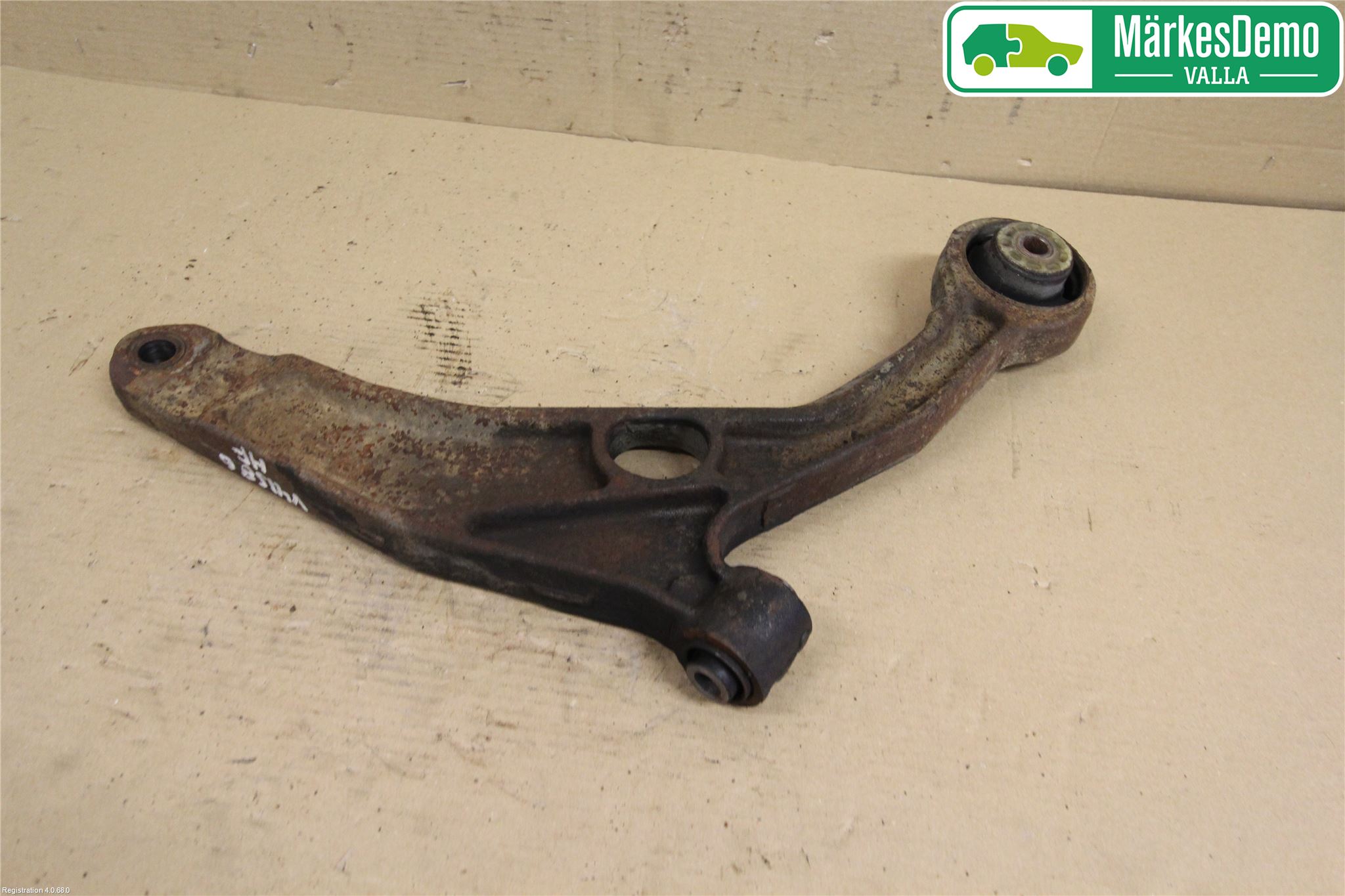 Fiat FREEMONT Bärarm Fram Undre Hö