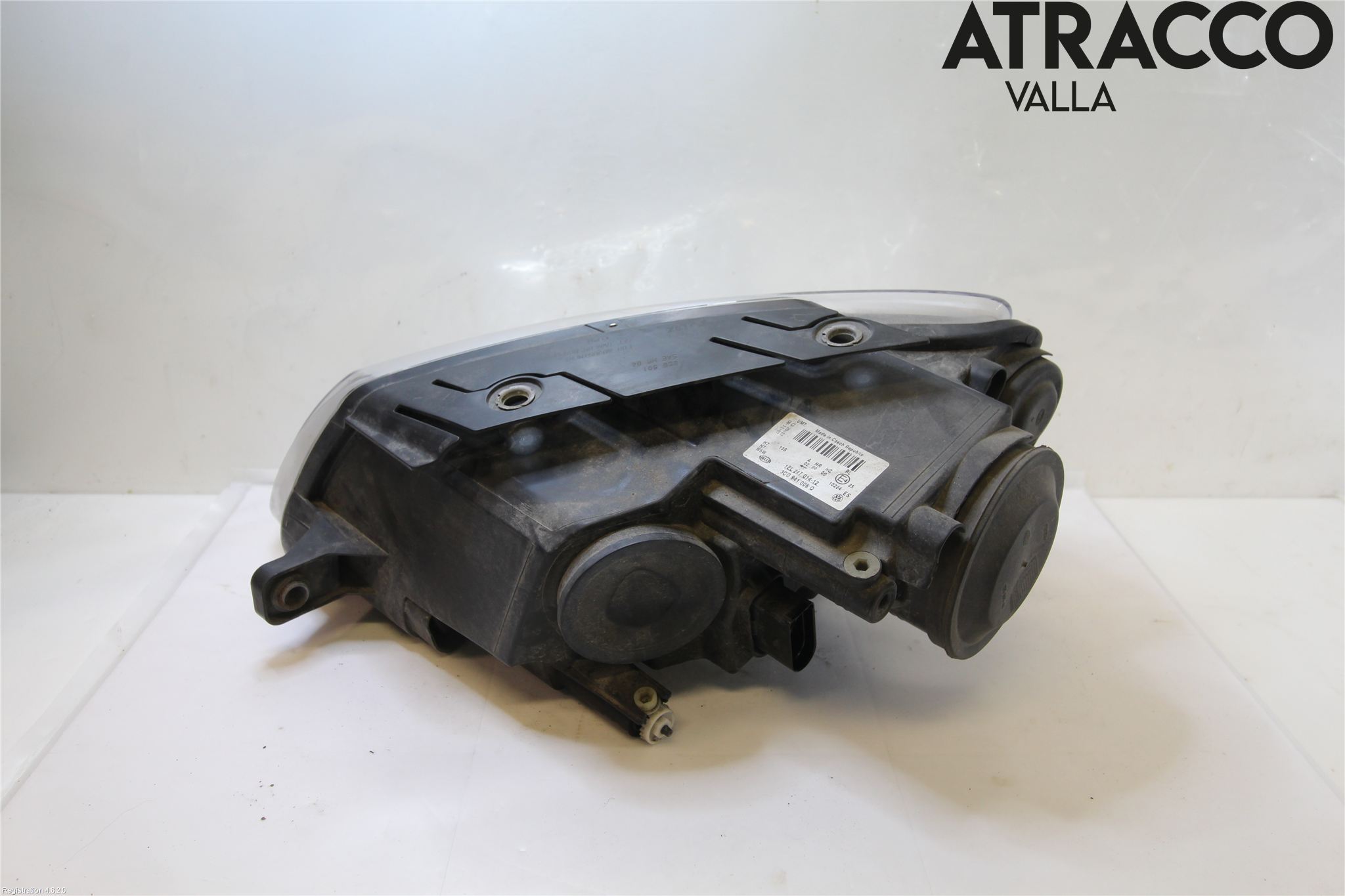 Volkswagen VW PASSAT 05-11 Strålkastare Höger