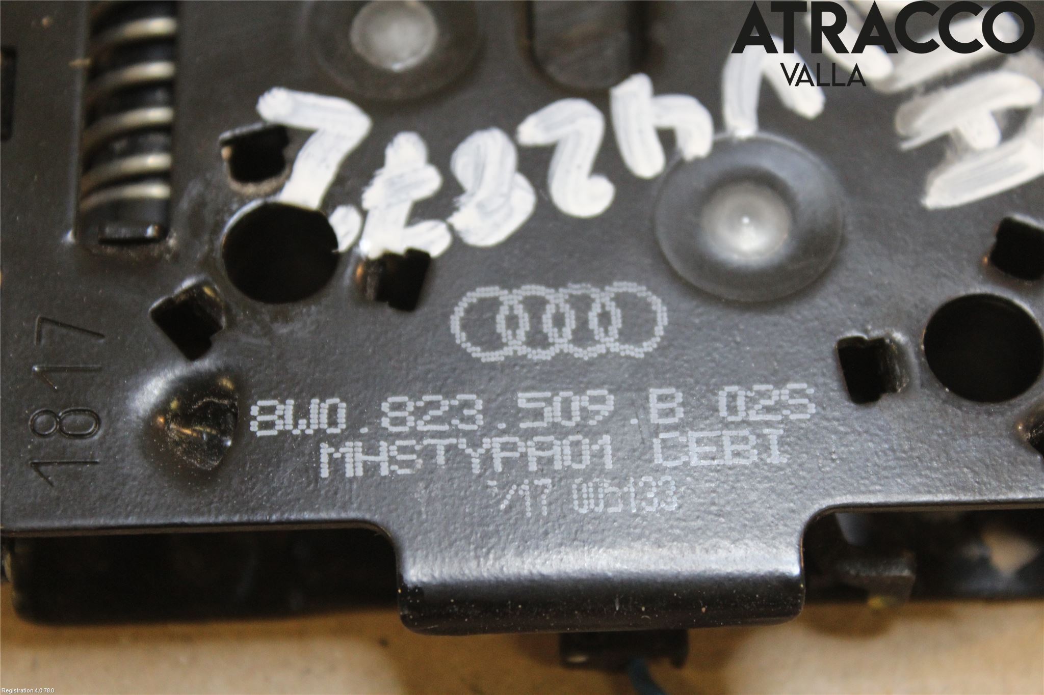 Audi A4/S4 B9 16-19 Huvlås