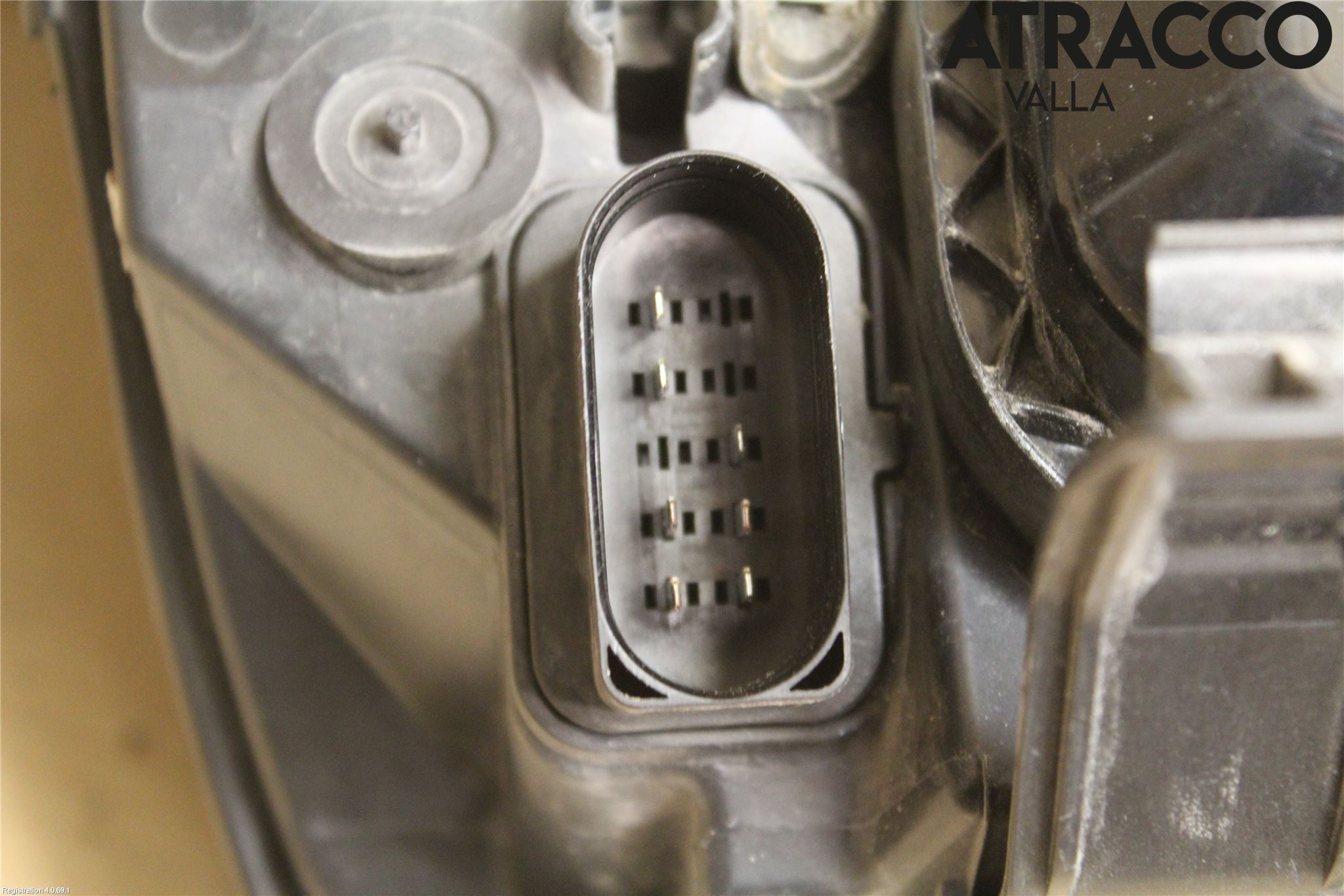 Ford FOCUS     04-07 Strålkastare Vänster