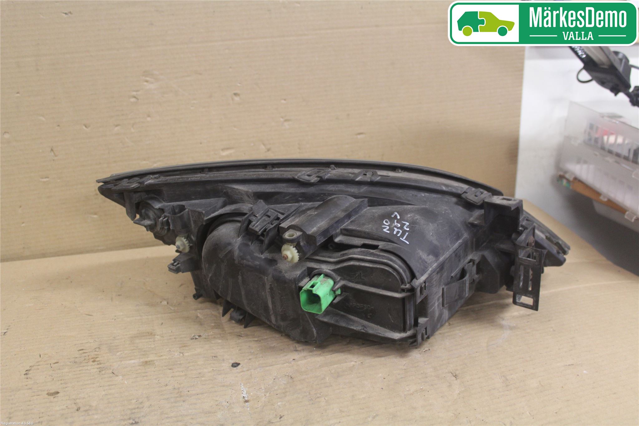 Ford MONDEO     01-06 Strålkastare Vänster