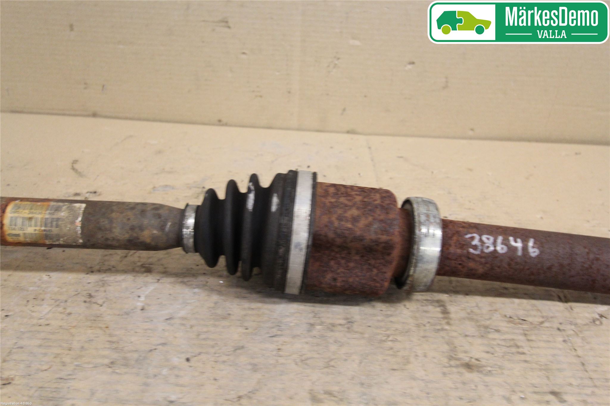 Ford FOCUS     04-07 Drivaxel Fram Höger