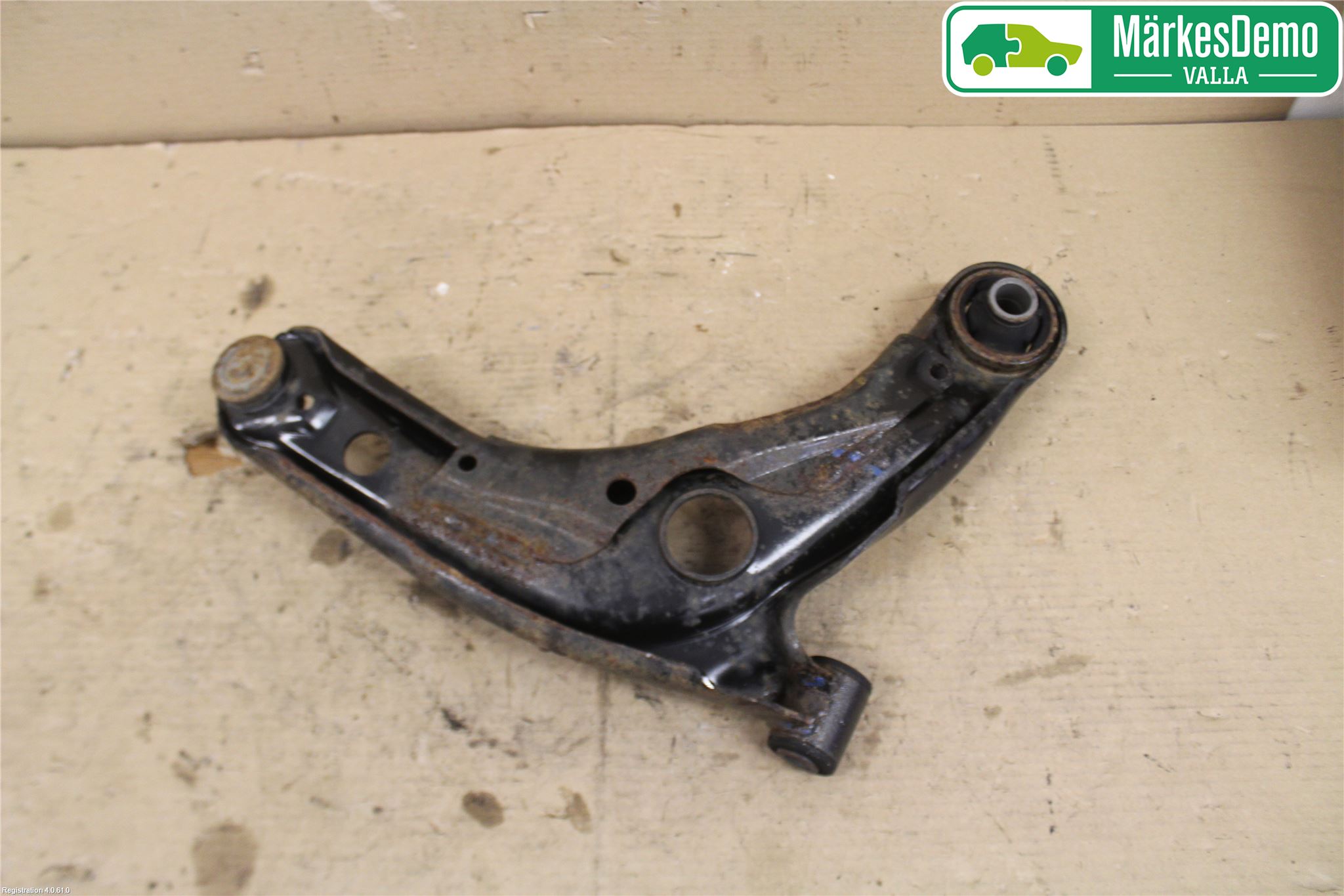 Toyota YARIS XP130 12-14 Bärarm Fram Undre Vä