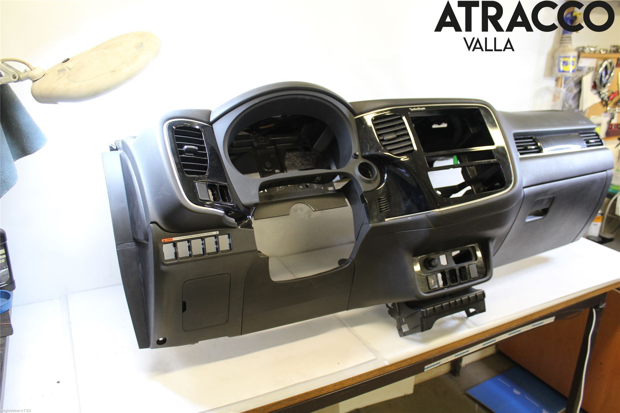 Mitsubishi OUTLANDER 13-21 Instrumentbräda